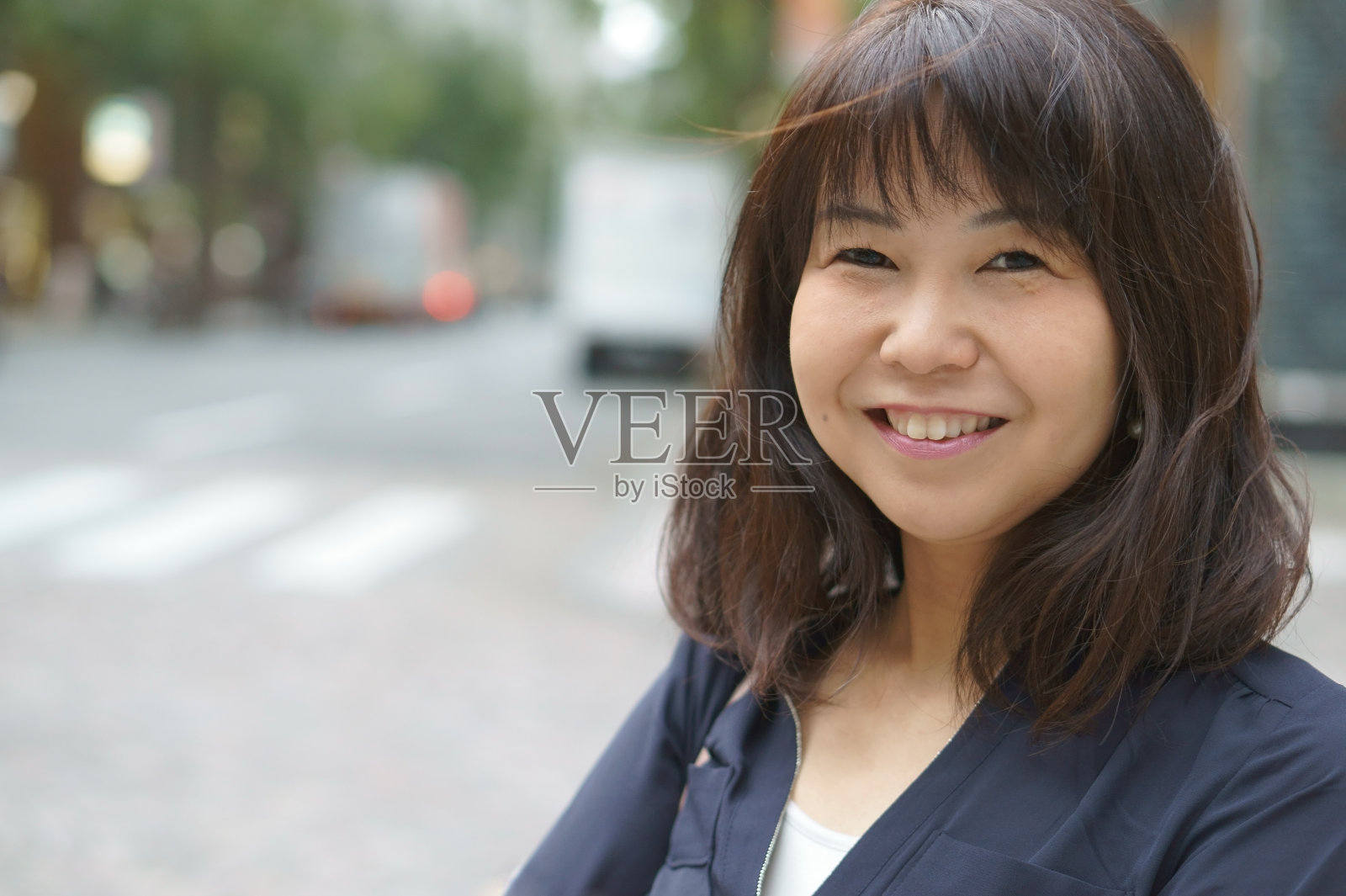 微笑的亚洲女商人照片摄影图片