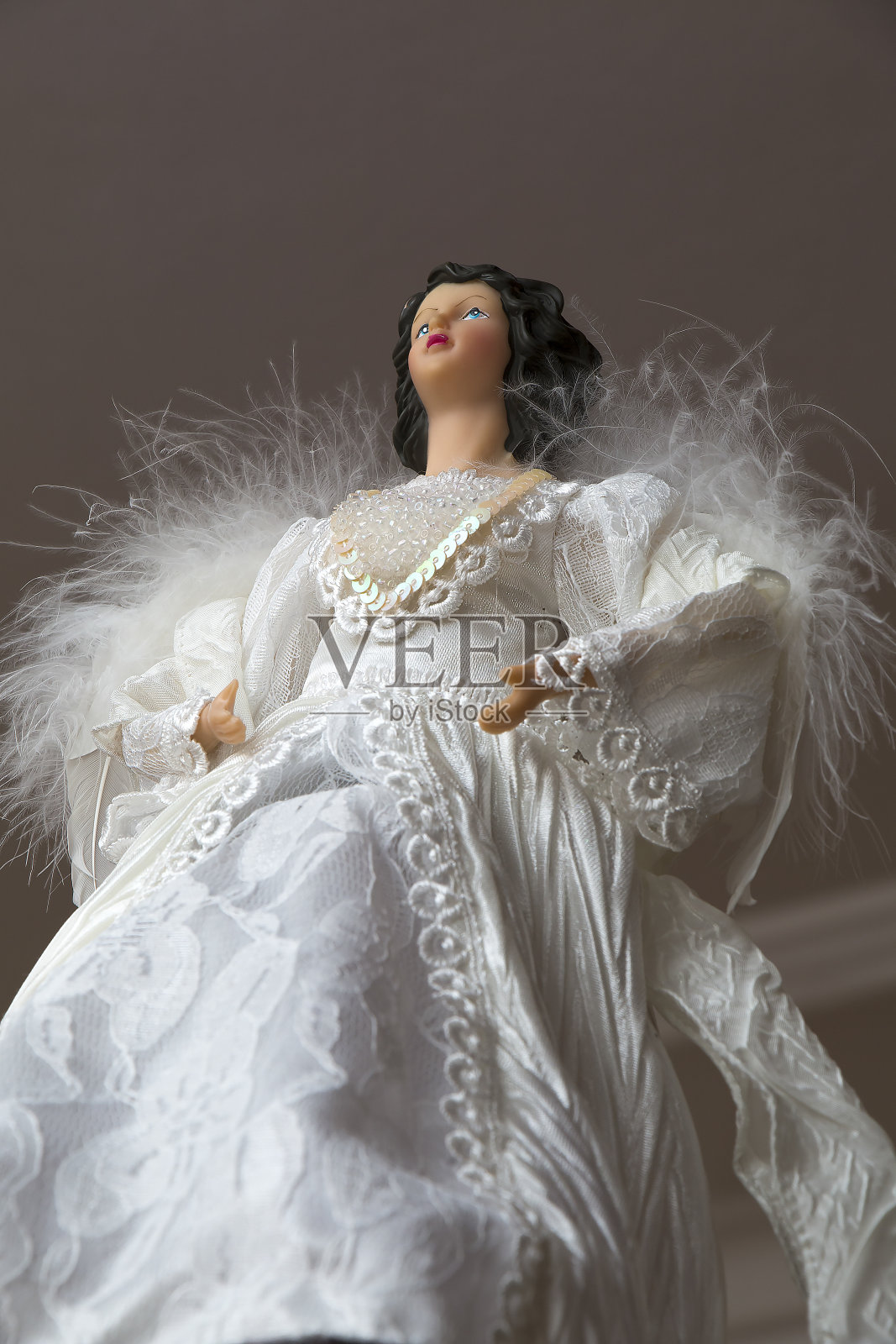 白色天使的形象(圣诞树装饰)照片摄影图片