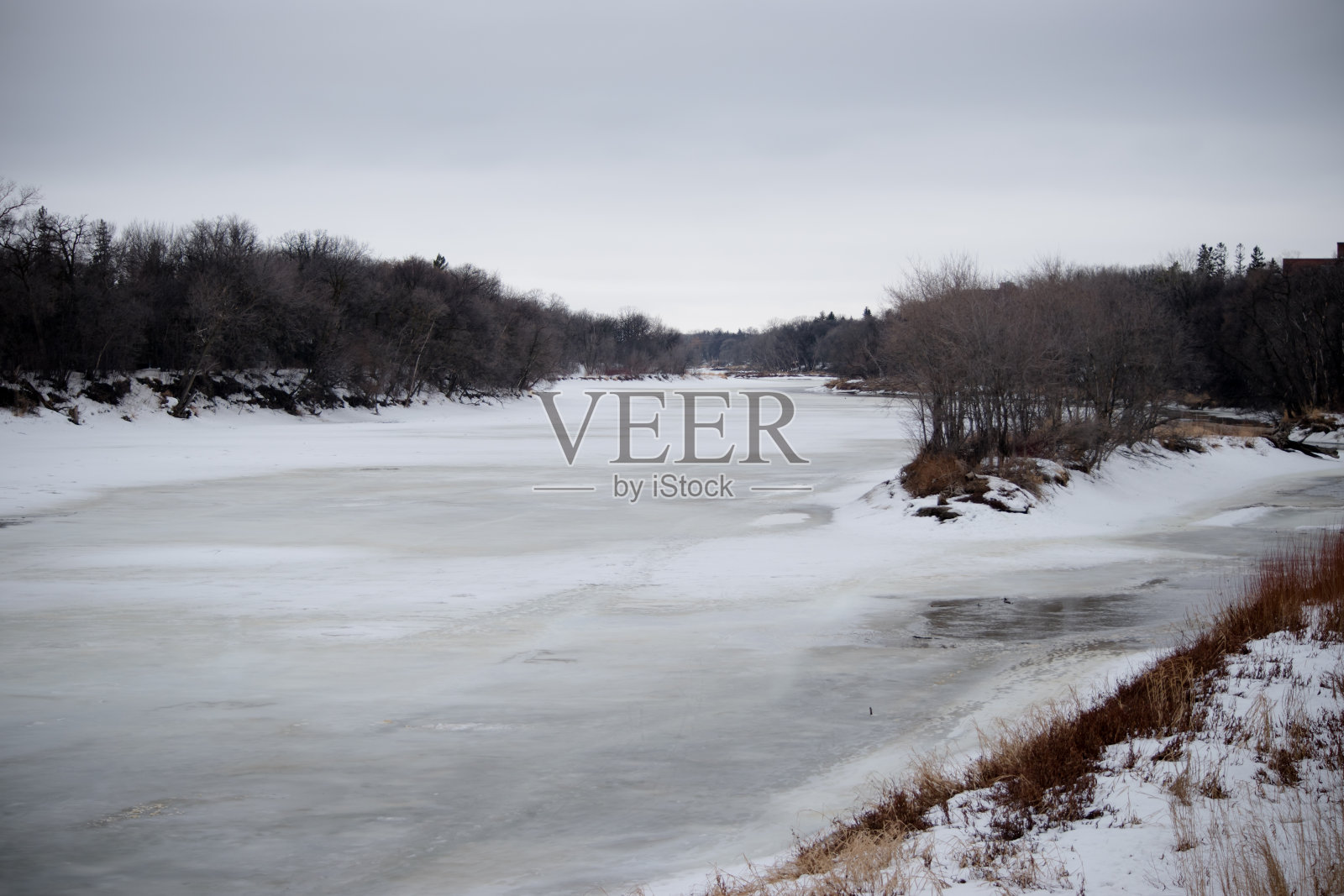 解冻的河流照片摄影图片