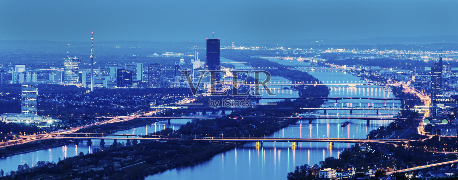 维也纳多瑙河上的桥梁照片摄影图片