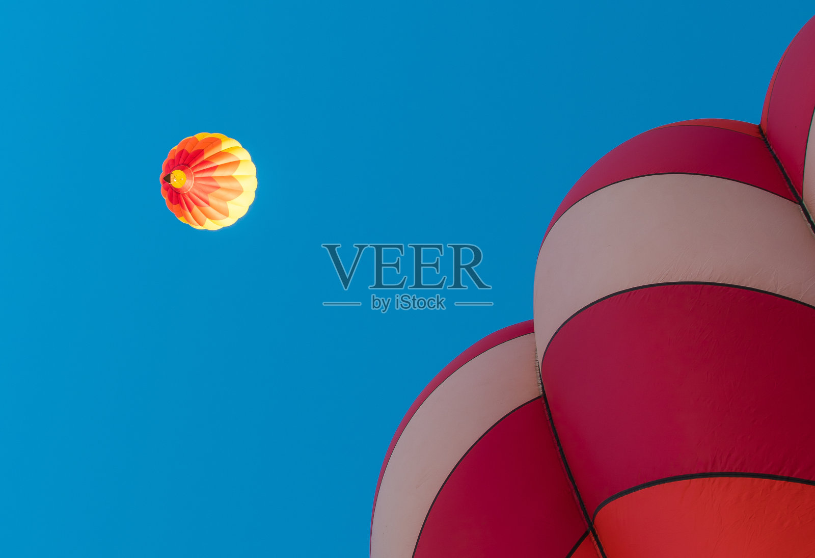 加利福尼亚北部上空的热气球照片摄影图片