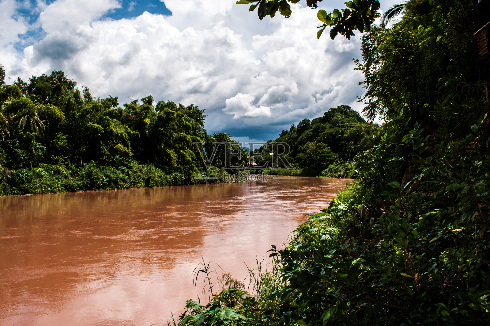 从琅勃拉邦看湄公河照片摄影图片