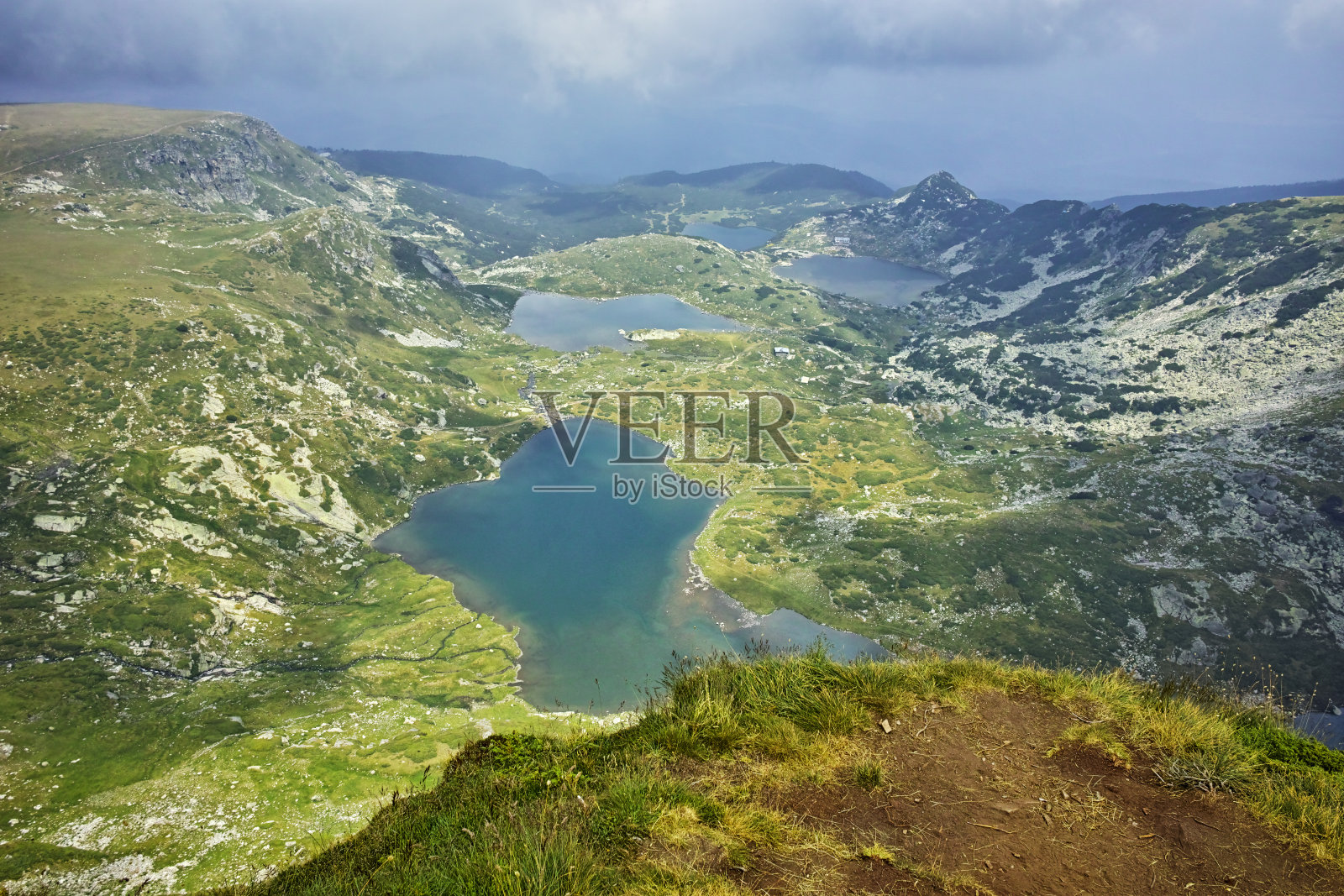 双胞胎,三叶草,鱼和低湖照片摄影图片