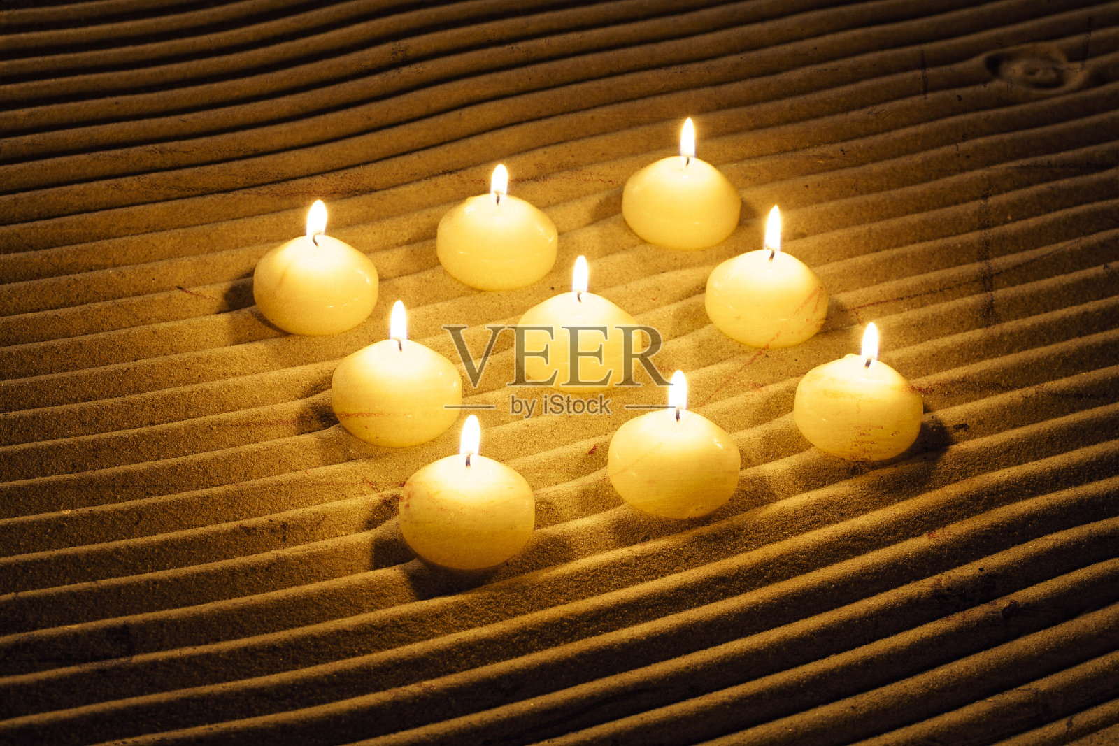 纹理禅宗静物与直线蜡烛照片摄影图片