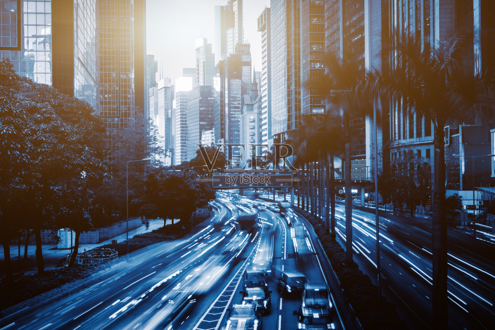 香港市中心的灯光小径照片摄影图片