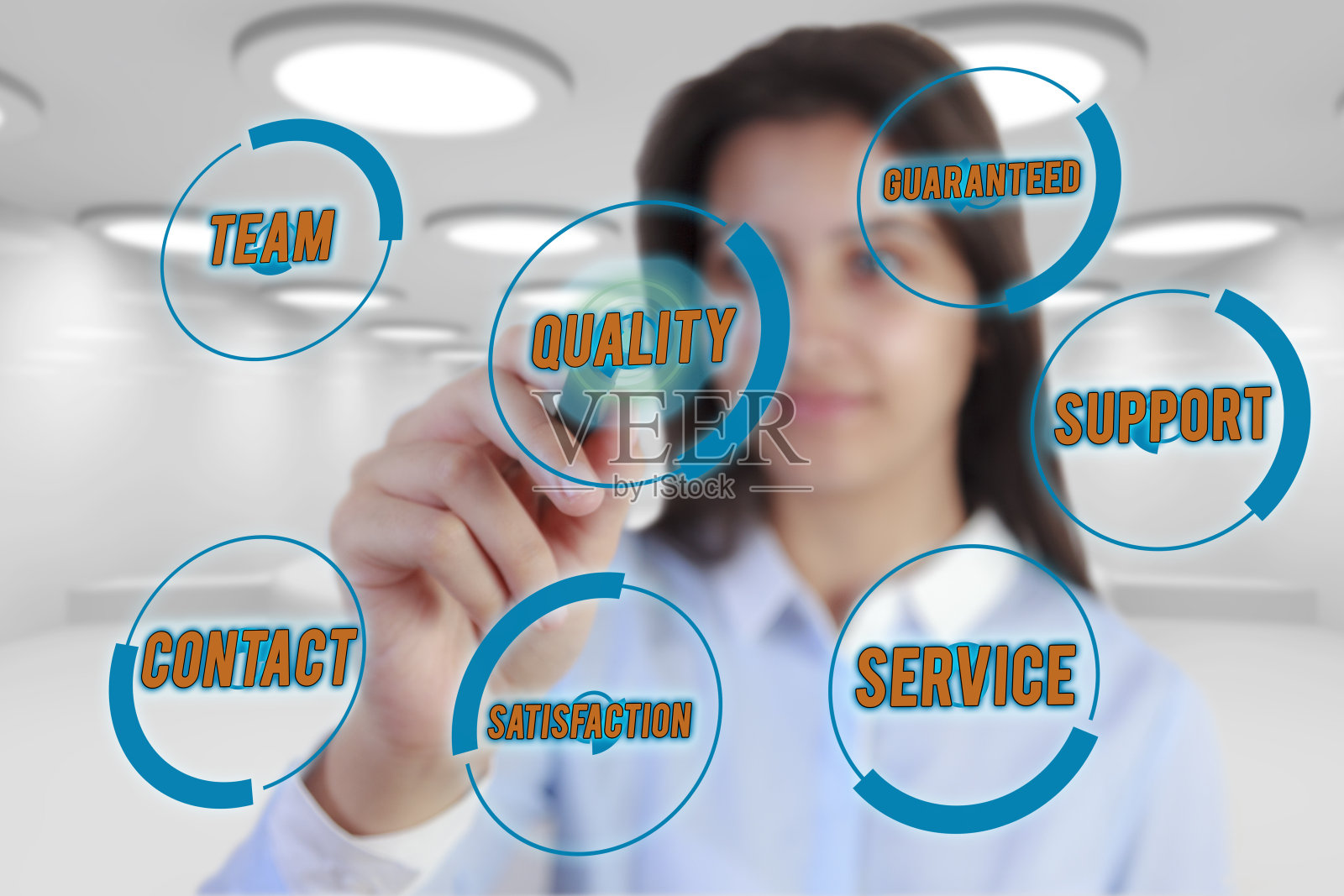 女人的笔触和品质理念照片摄影图片