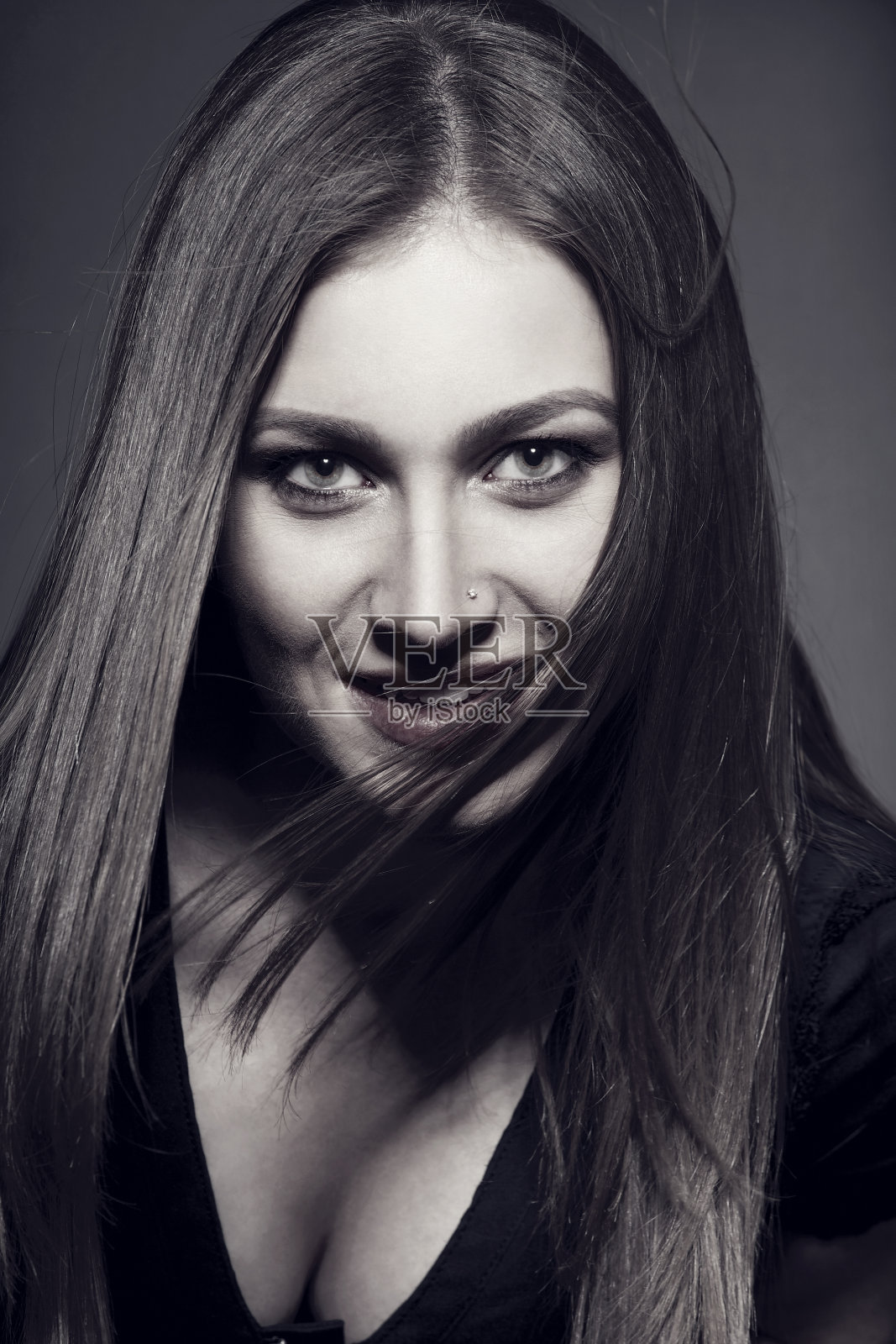 热情性感的女孩在内衣照片摄影图片