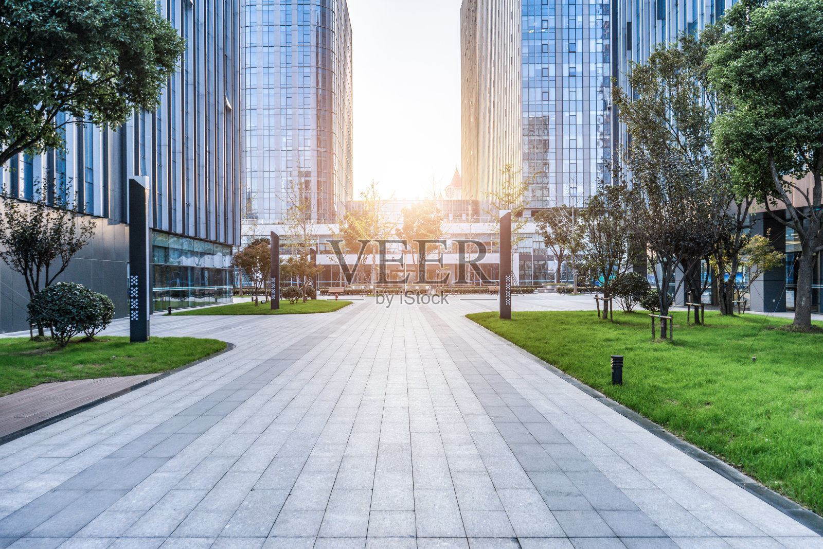 空置楼层与现代商务办公大楼照片摄影图片