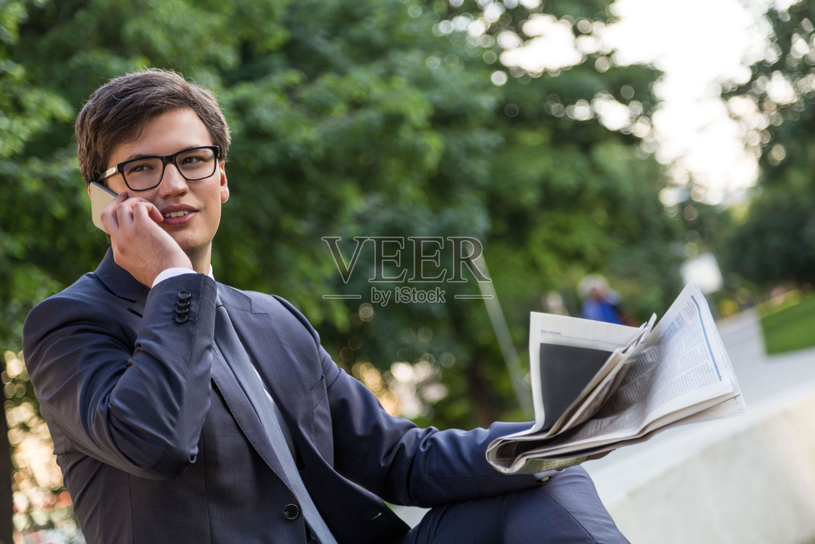 男人打电话照片摄影图片