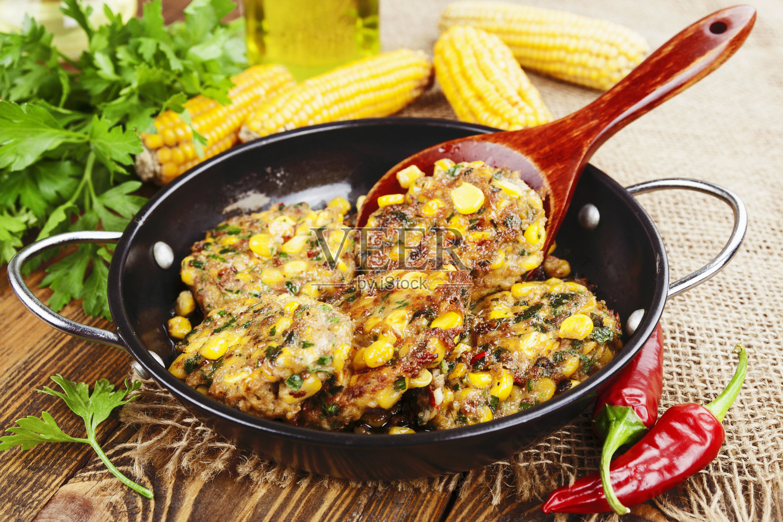 玉米煎饼加肉末照片摄影图片