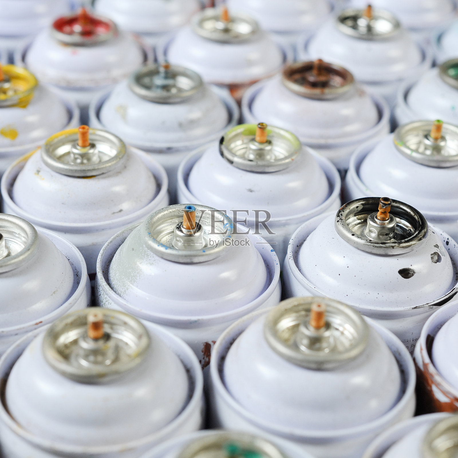 使用过的喷漆罐照片摄影图片