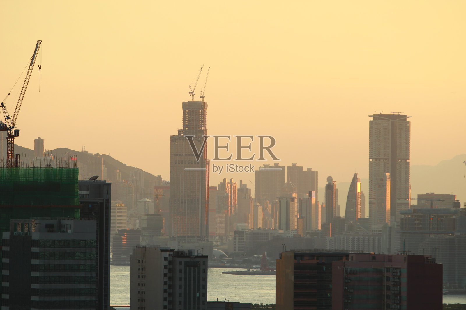 日落时分,香港市区照片摄影图片