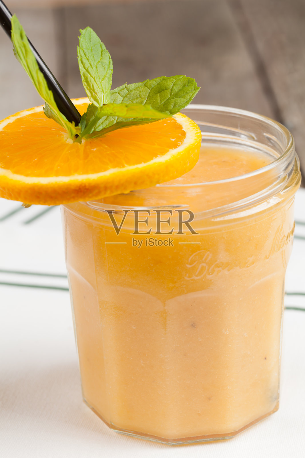 热带鸡尾酒。照片摄影图片