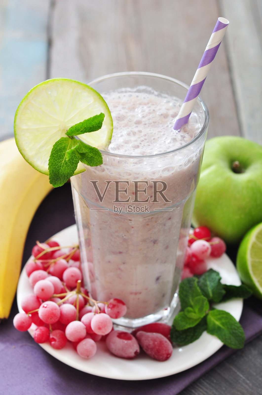 香蕉浆果奶昔照片摄影图片