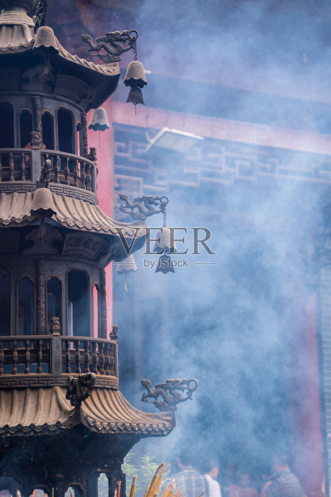 塔形香炉在寺庙照片摄影图片