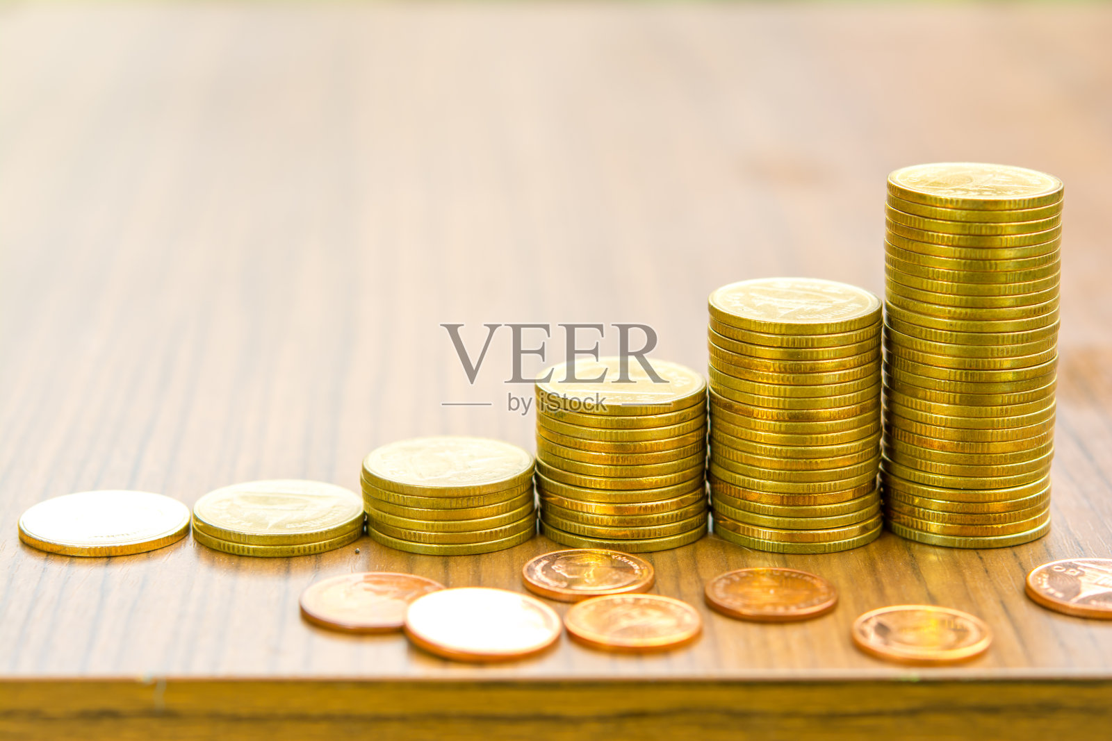 不断增长的商业金币图形概念照片摄影图片