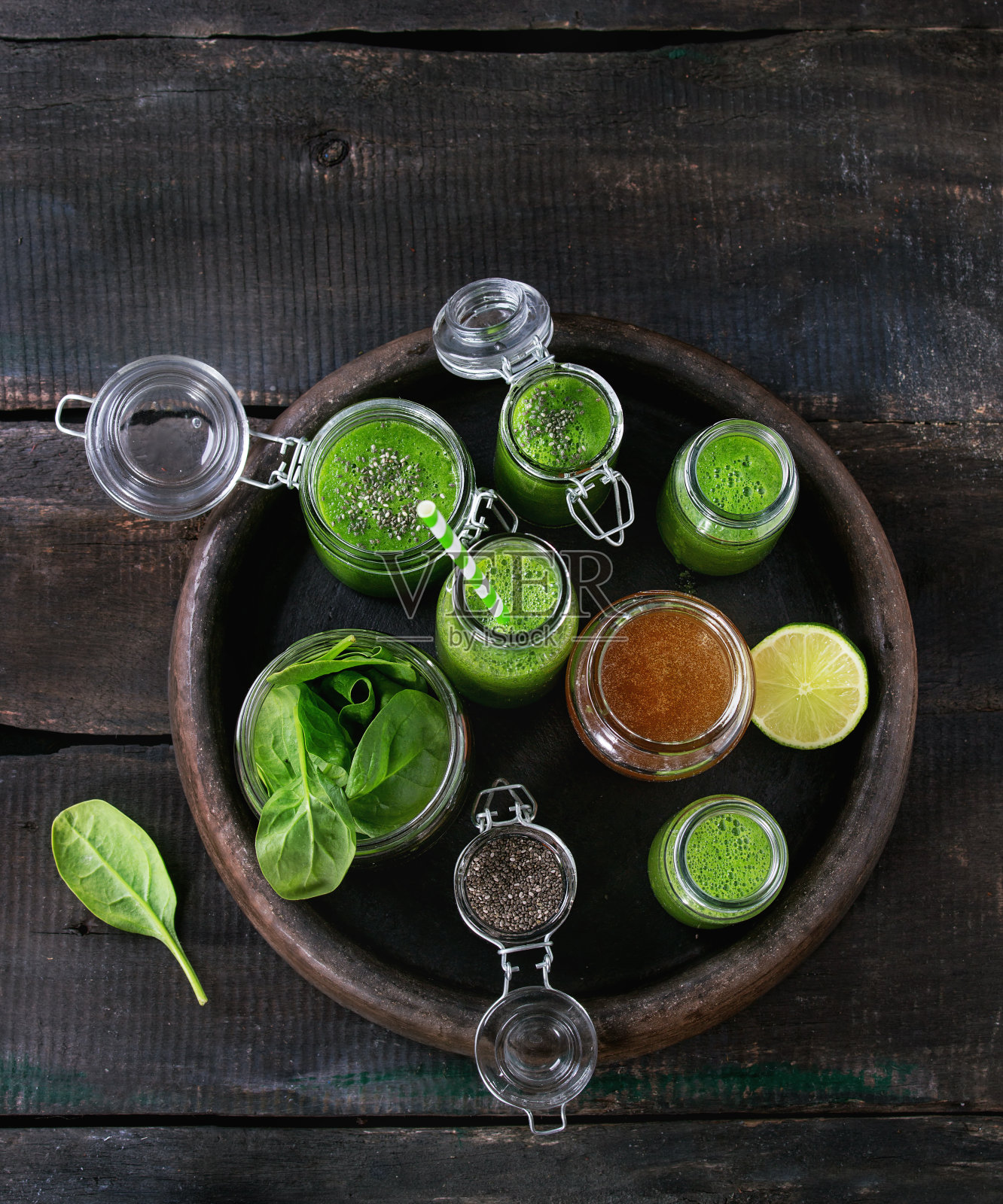 绿色的菠菜奶昔照片摄影图片