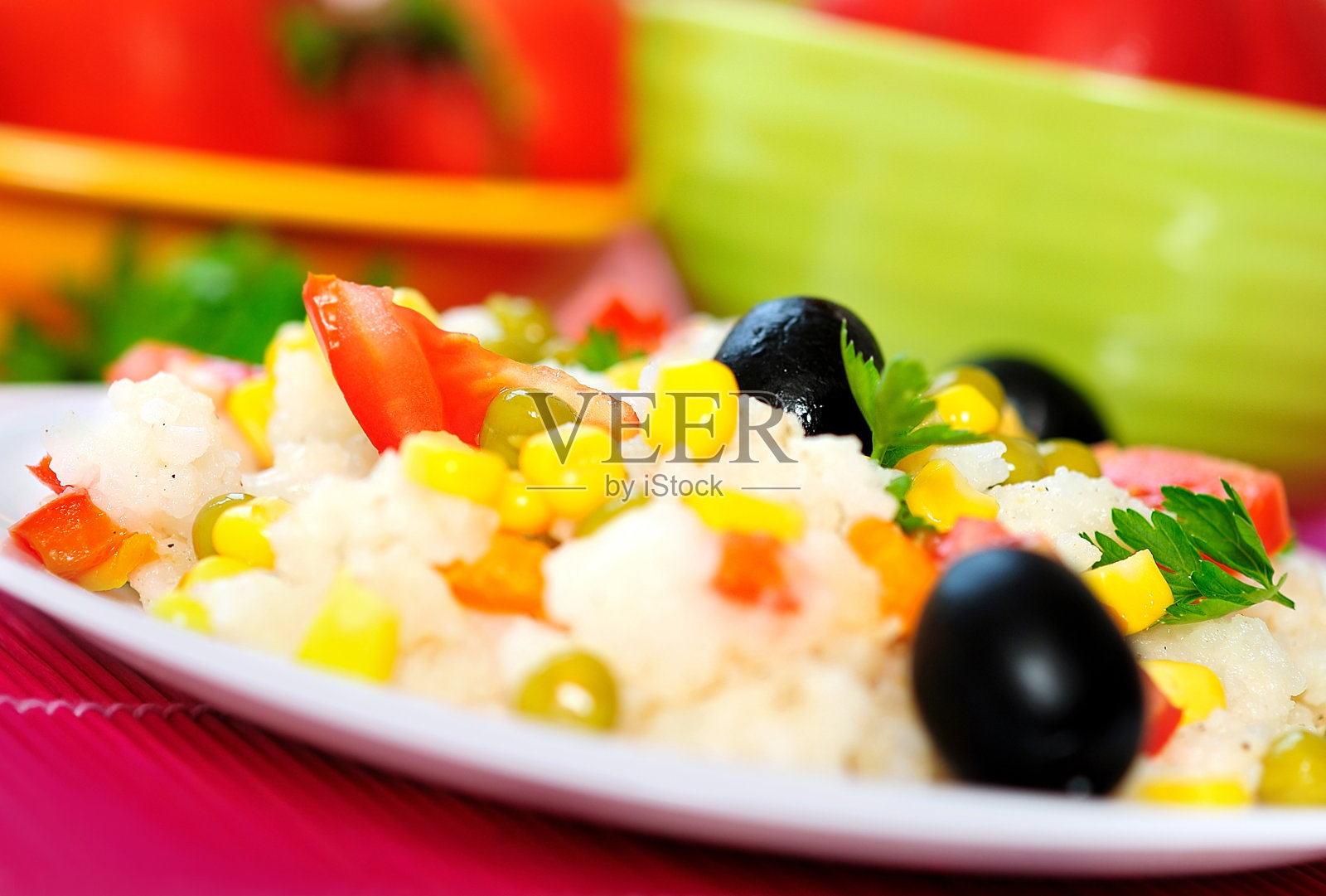 意大利调味饭和蔬菜照片摄影图片