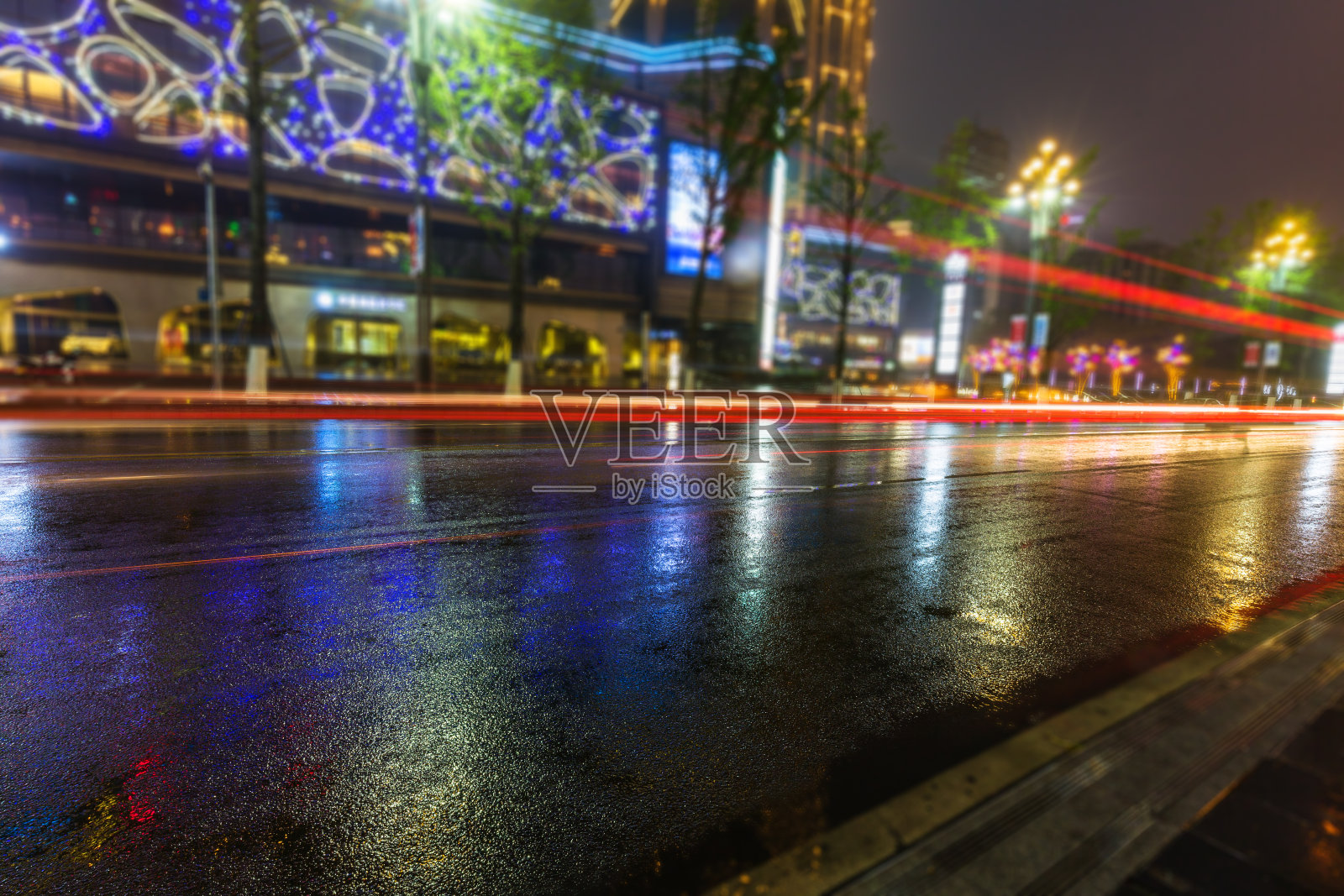 香港市中心的灯光小径照片摄影图片