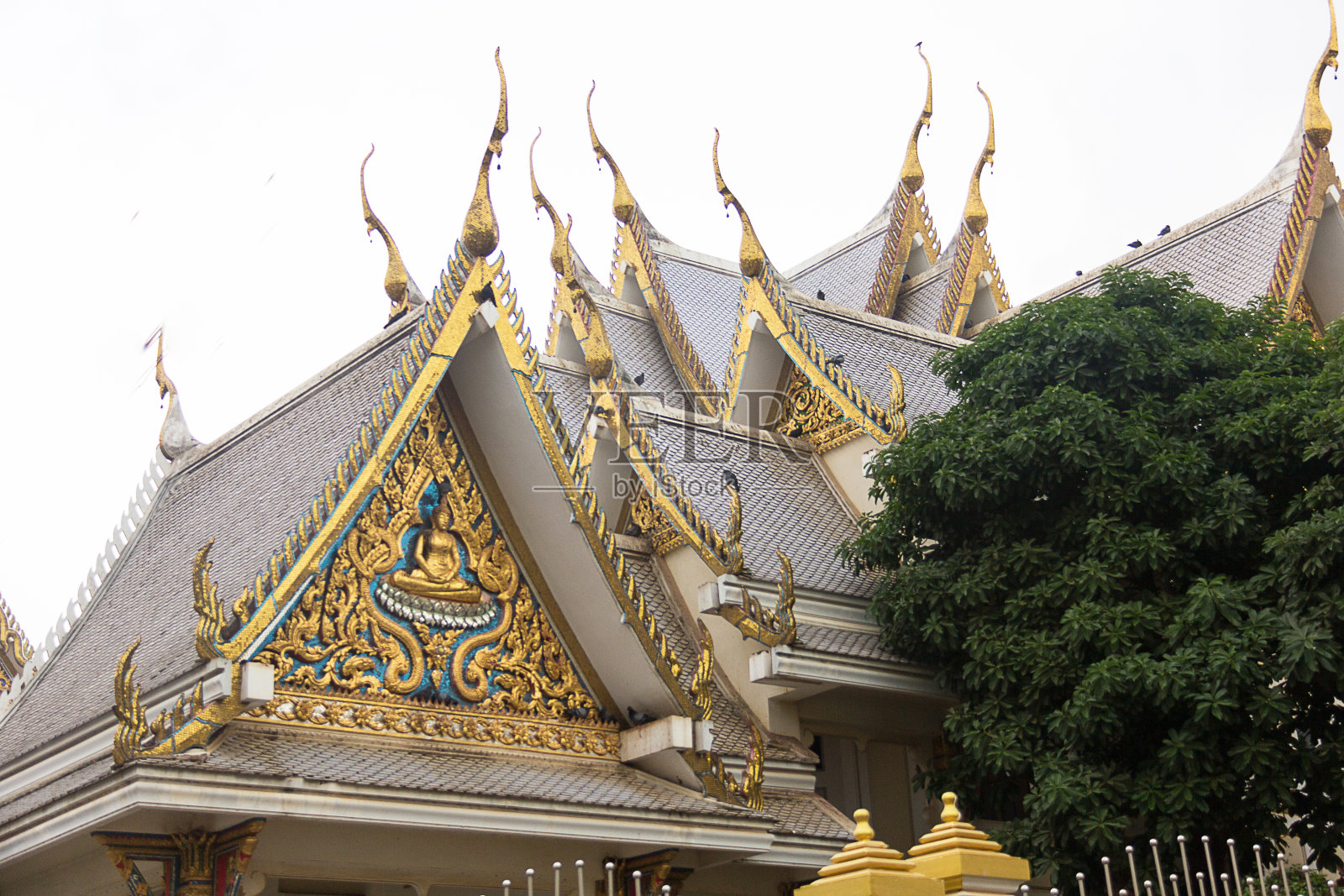 屋顶的寺庙照片摄影图片