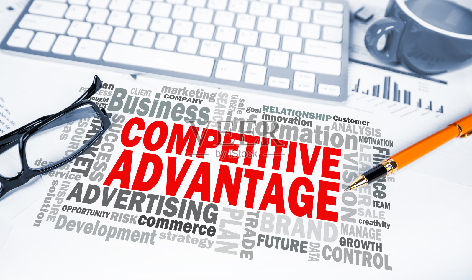 竞争优势字云办公场景照片摄影图片
