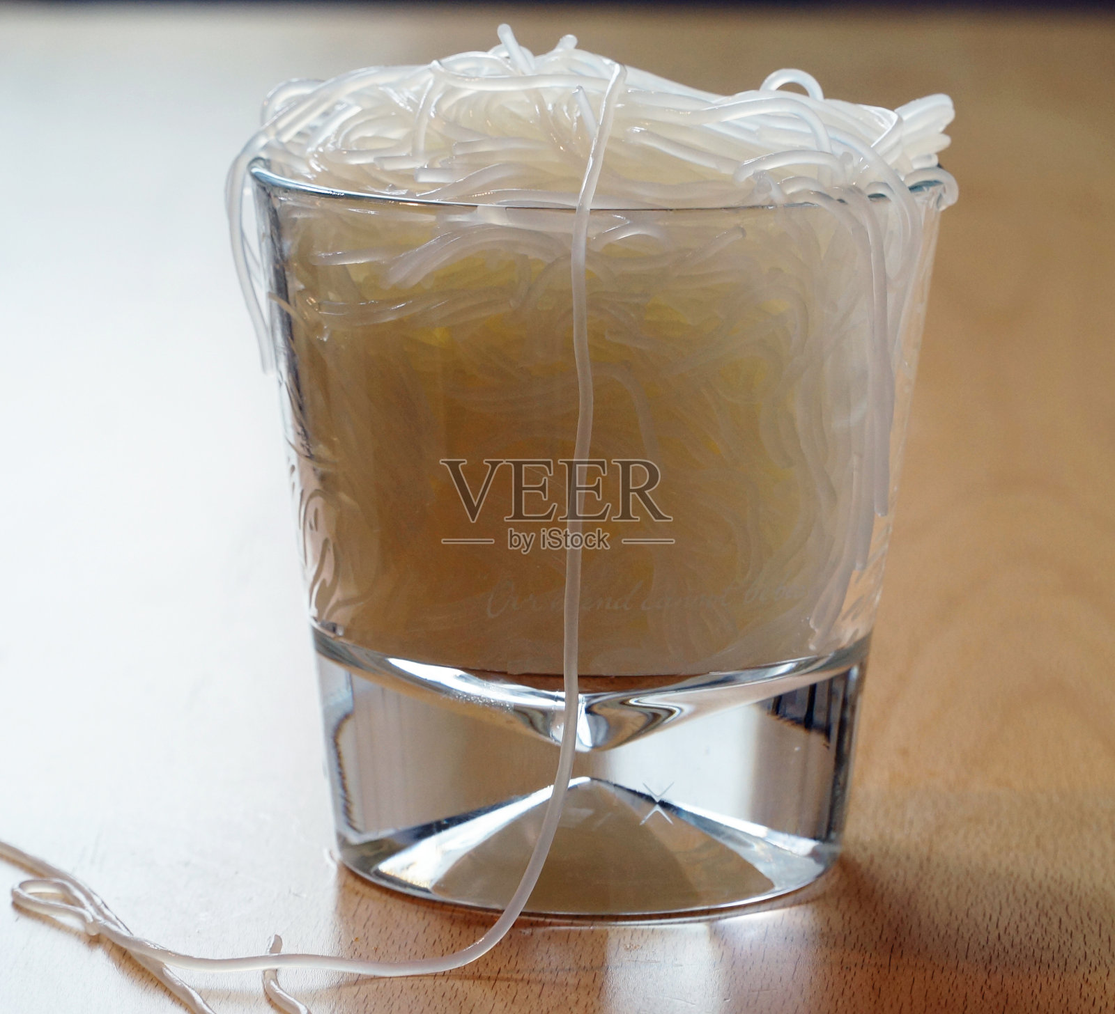 玻璃米粉照片摄影图片