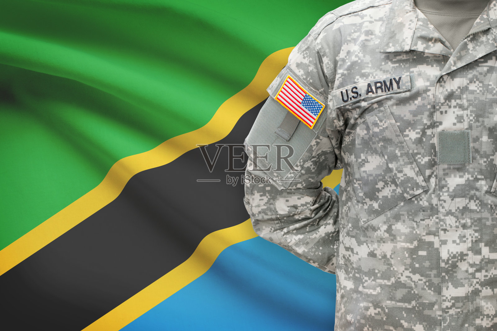 背景是旗帜的美国士兵 - 坦桑尼亚照片摄影图片