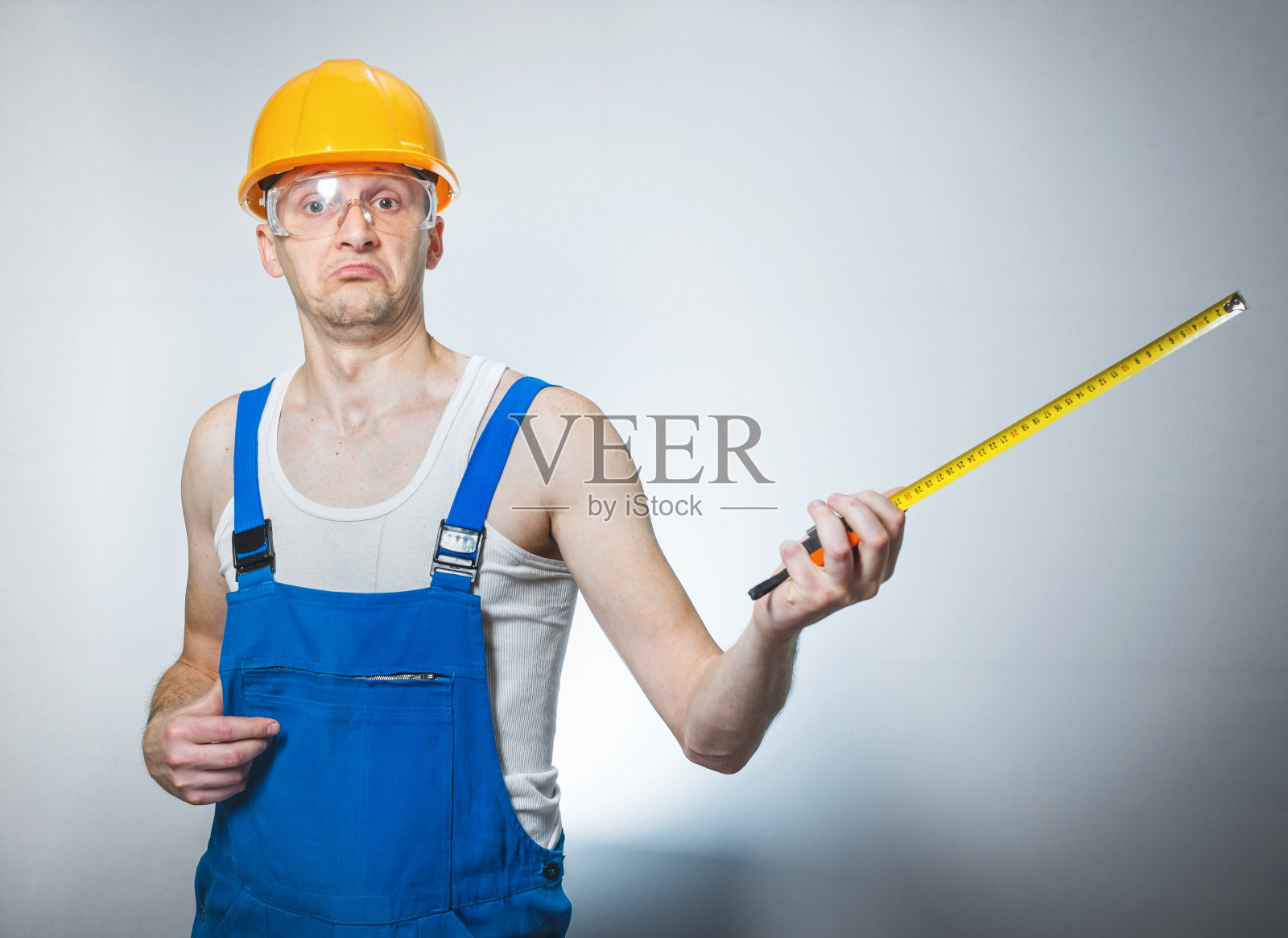 有趣的年轻的建设者照片摄影图片