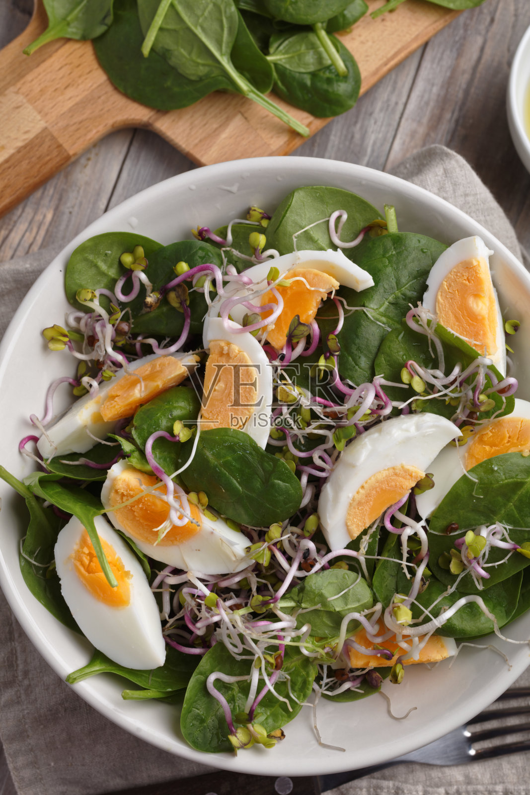 菠菜鸡蛋沙拉照片摄影图片