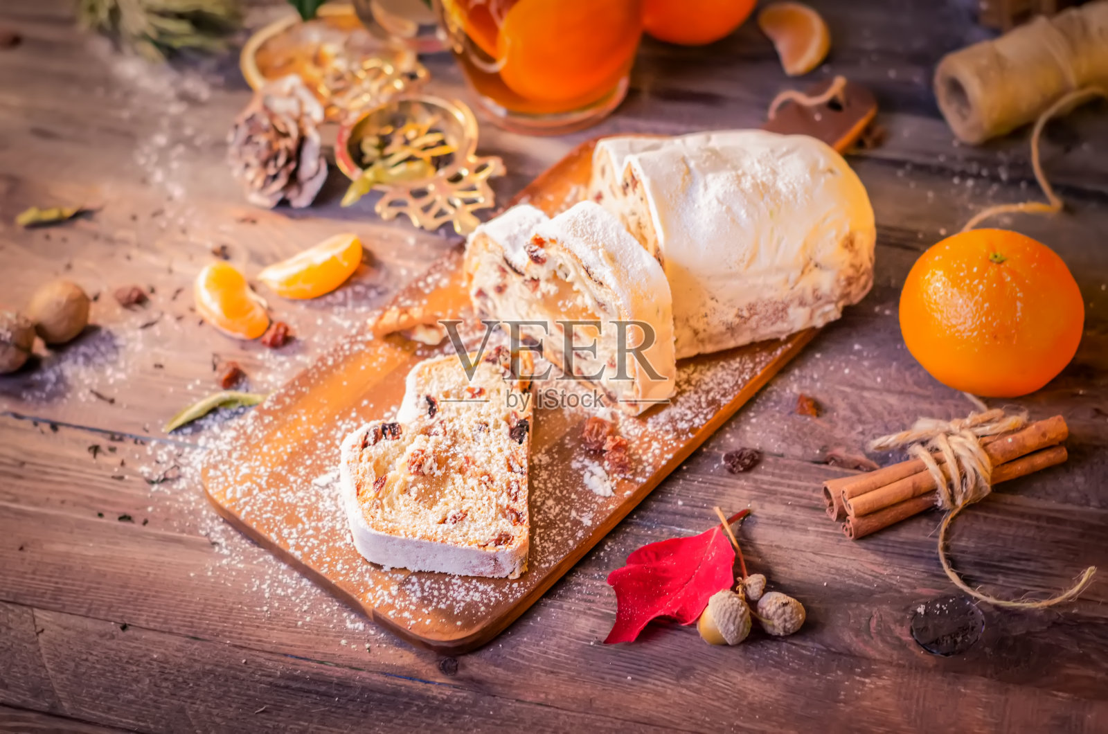 圣诞蛋糕,葡萄干片照片摄影图片