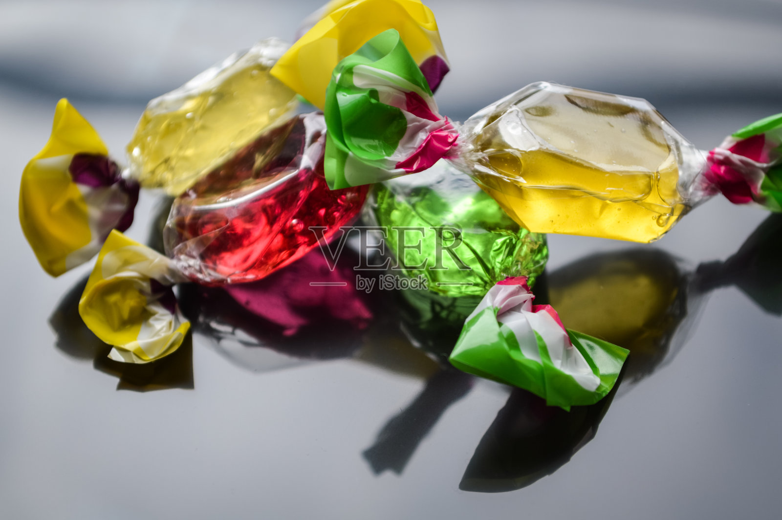 五颜六色的液体糖果照片摄影图片