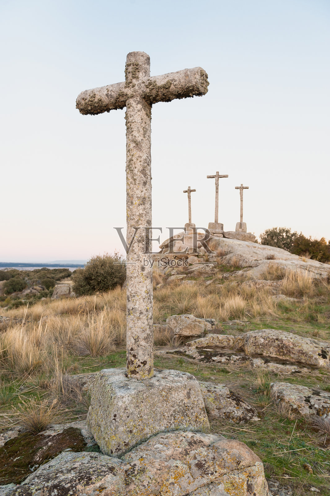石山十字架照片摄影图片