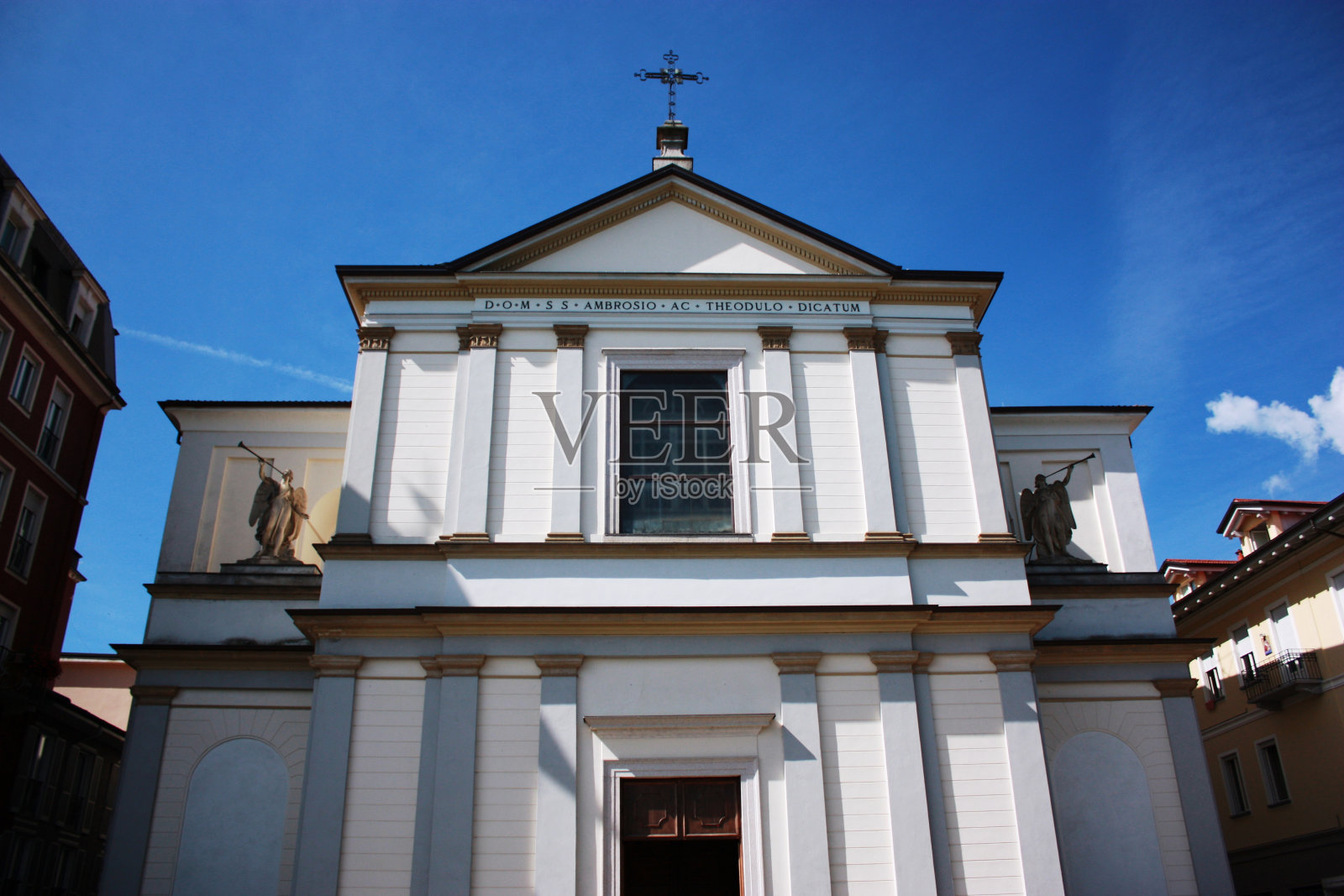 Dom SS Ambrosio在意大利皮埃蒙特的斯特雷萨照片摄影图片