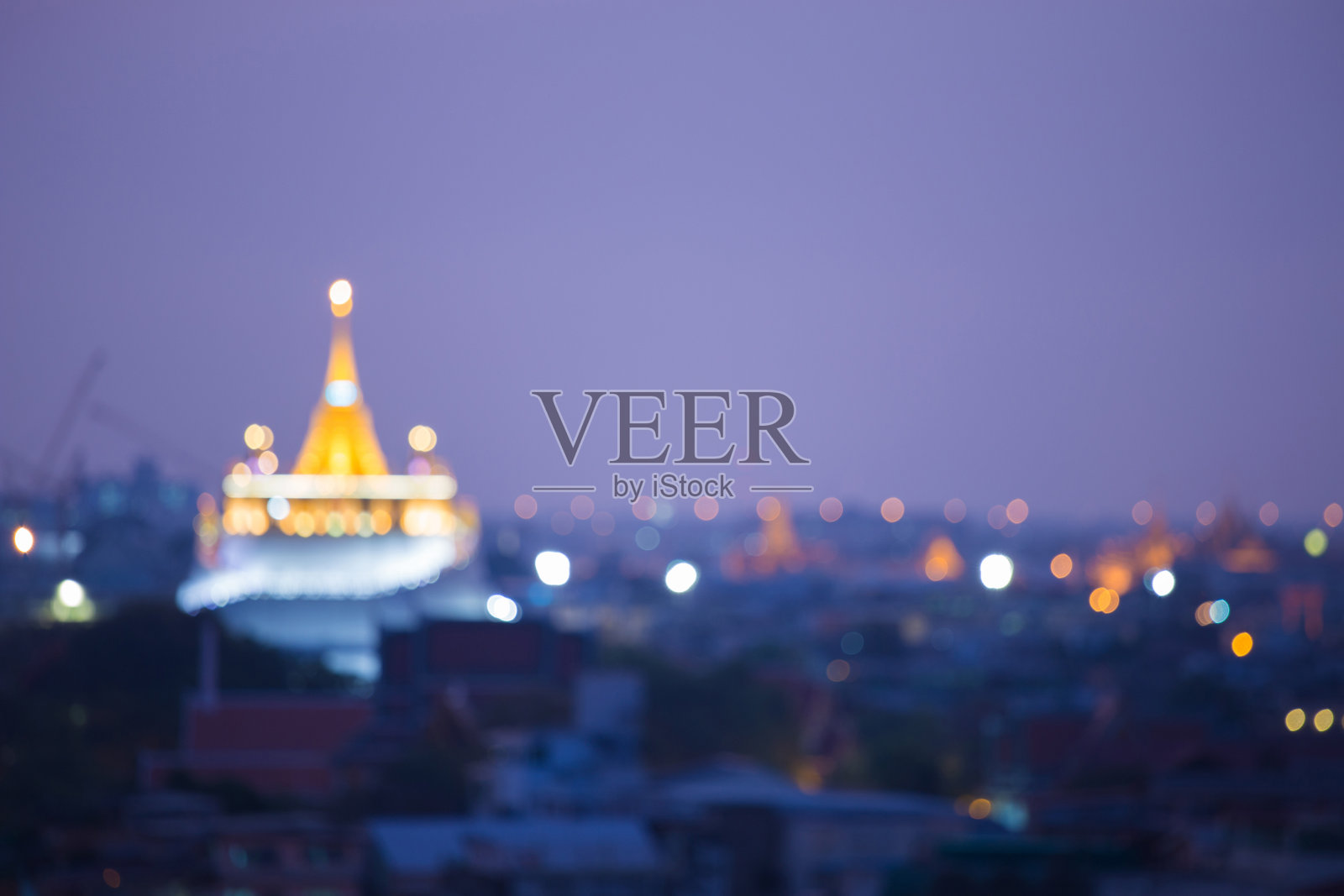 抽象模糊光金塔寺照片摄影图片