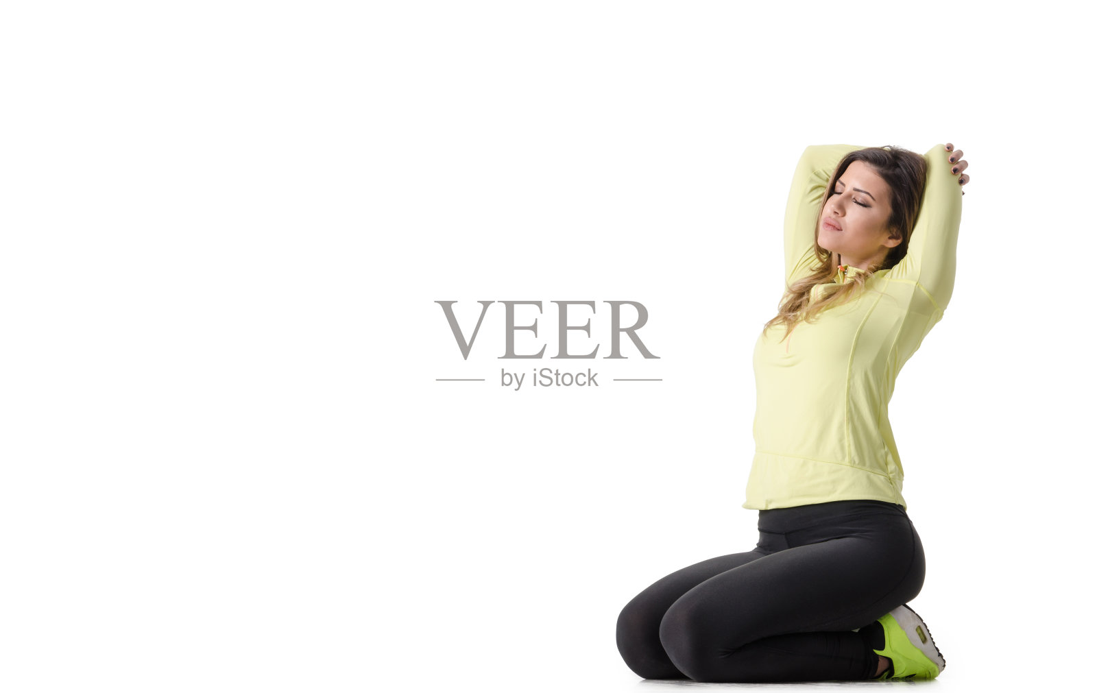 女孩运动员摆姿势照片摄影图片