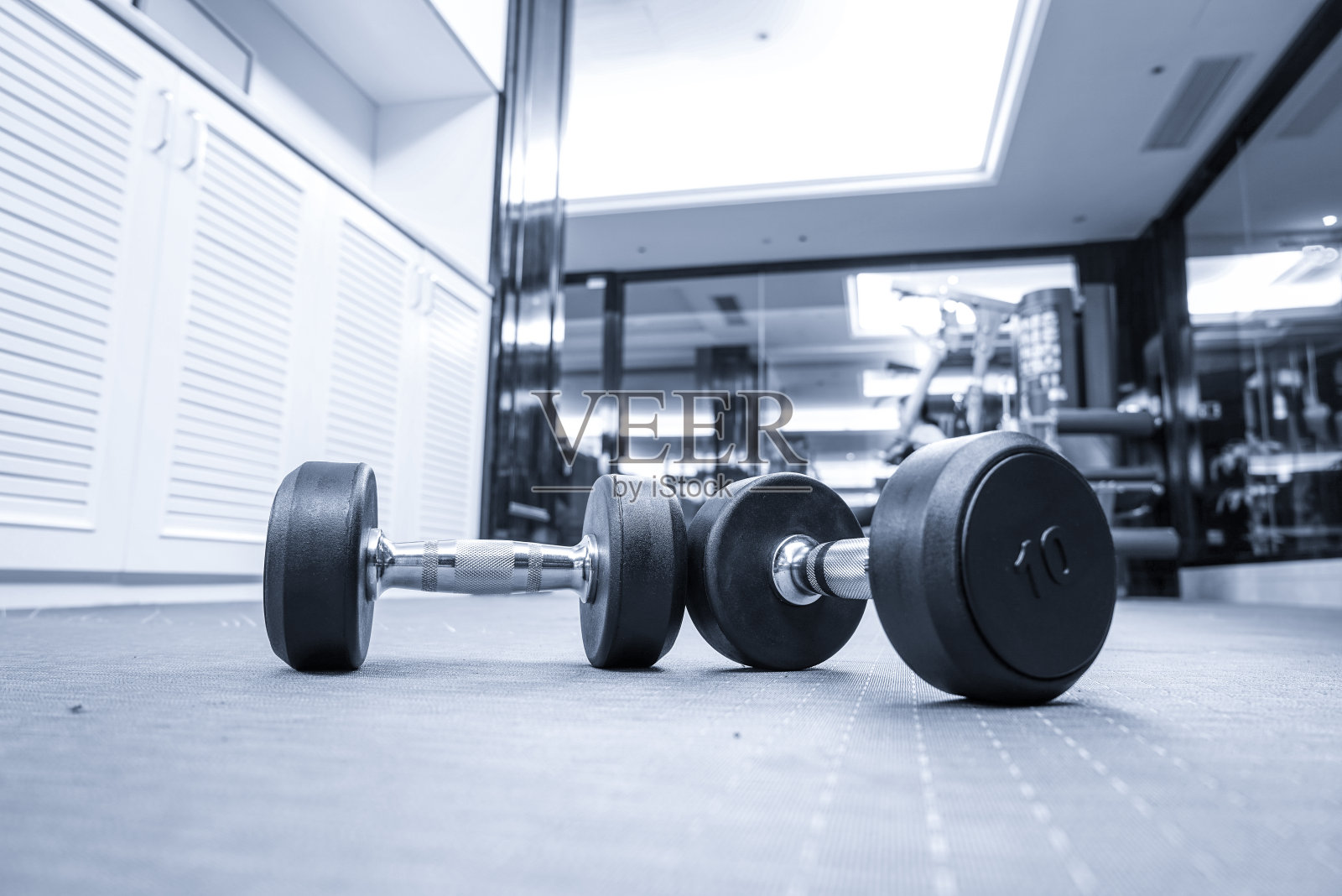 健身俱乐部在豪华酒店内部。照片摄影图片