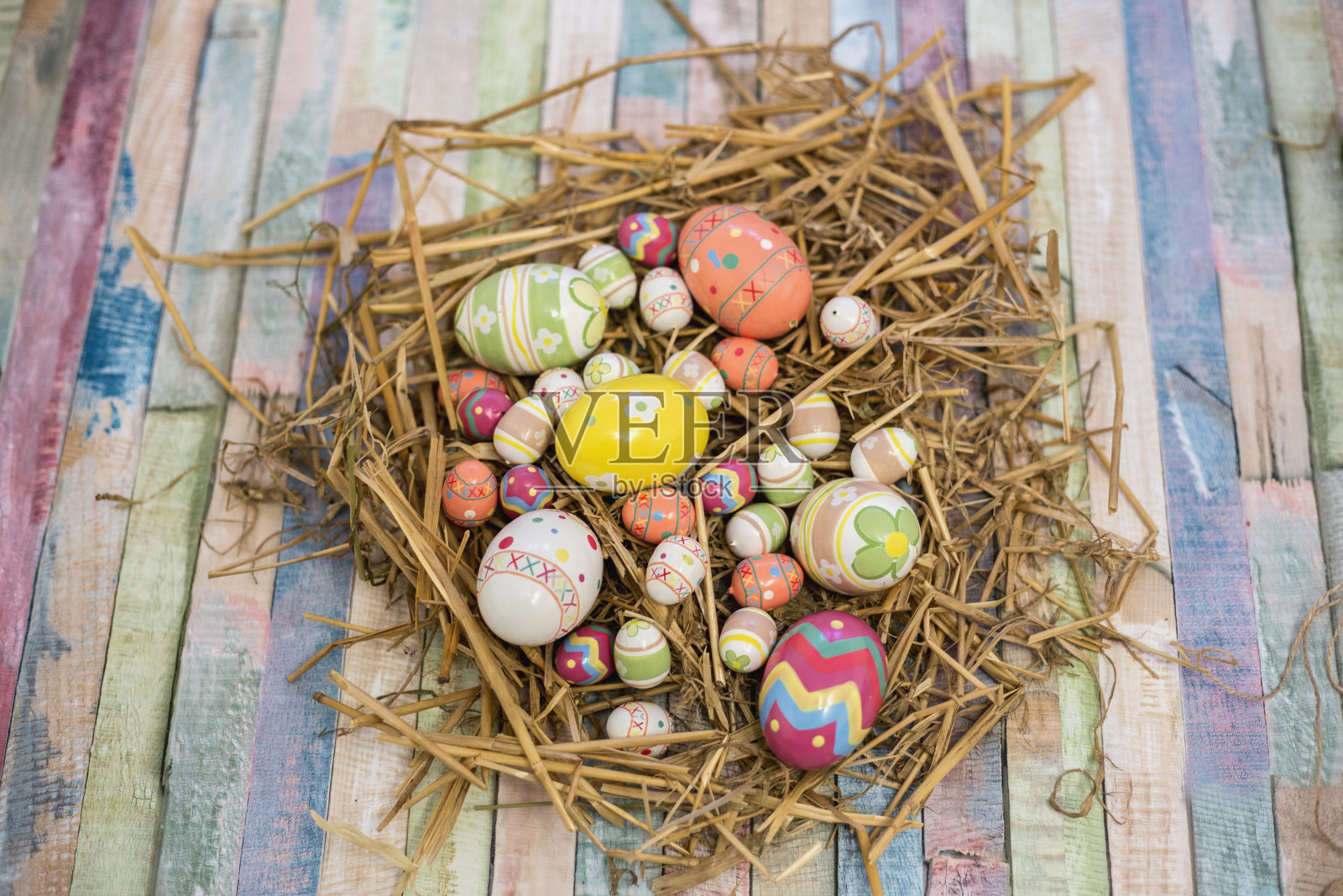 色彩斑斓的复活节彩蛋照片摄影图片