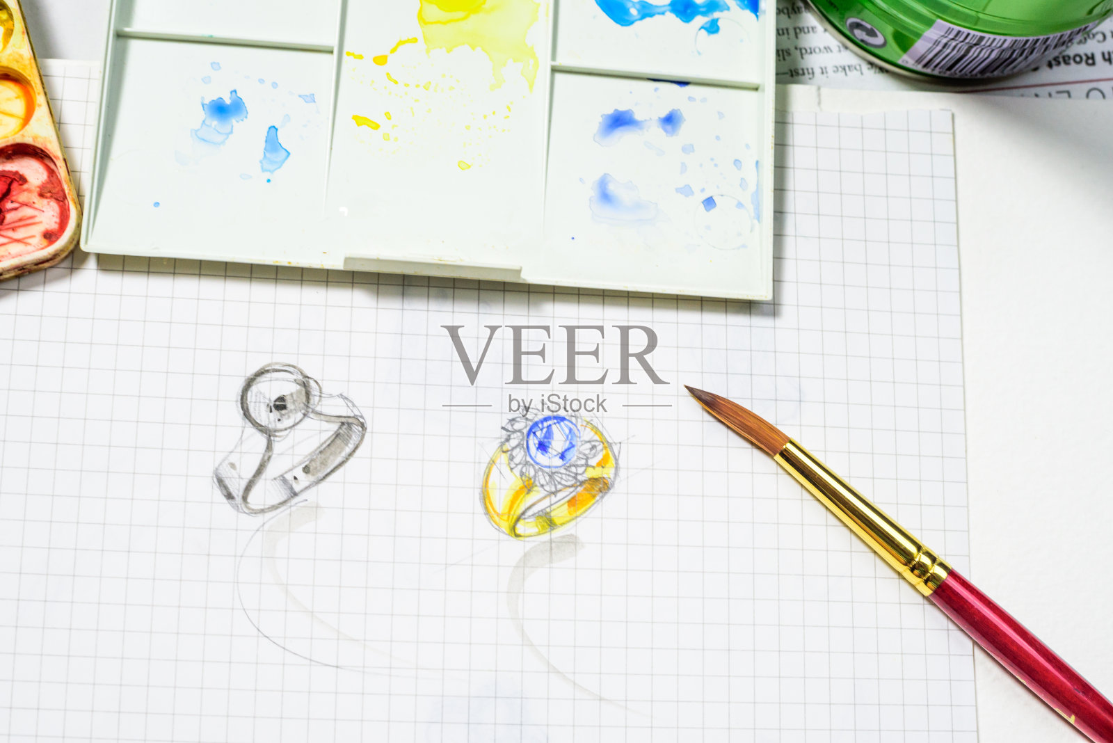 首饰设计水彩素描在白纸上照片摄影图片