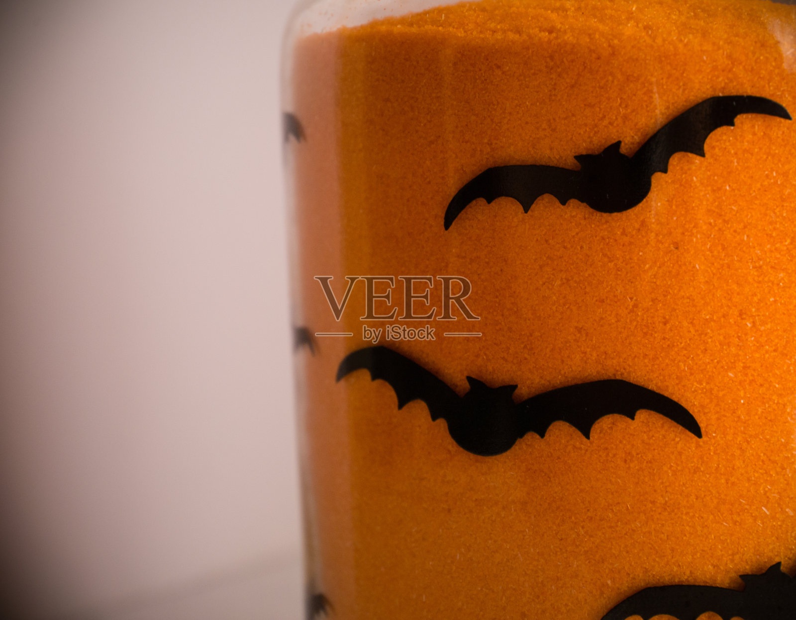 神秘橙色粉末的万圣节气氛照片摄影图片