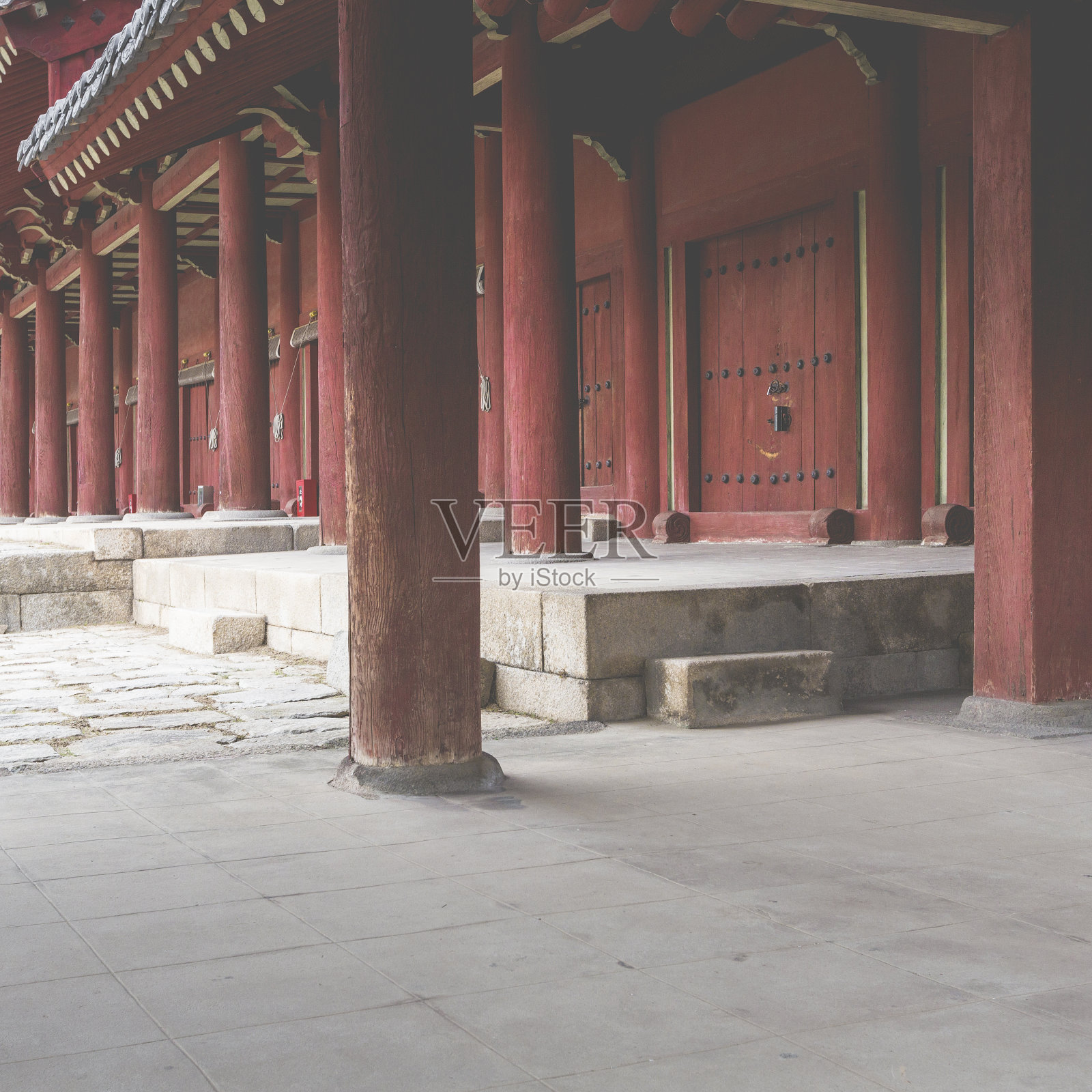 Jeongjeon - jong - myo Shrine的主厅,首尔照片摄影图片