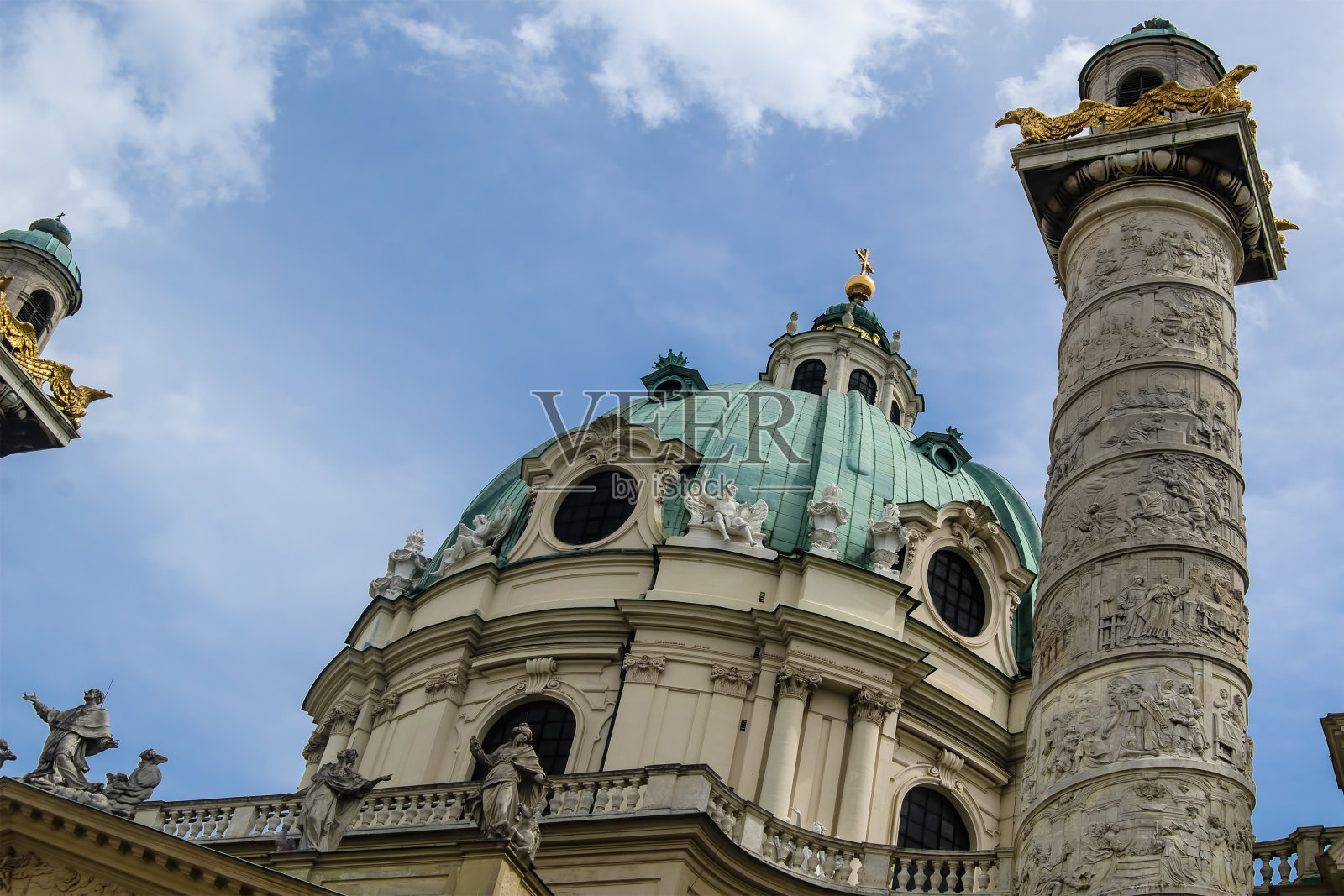 教堂的屋顶照片摄影图片