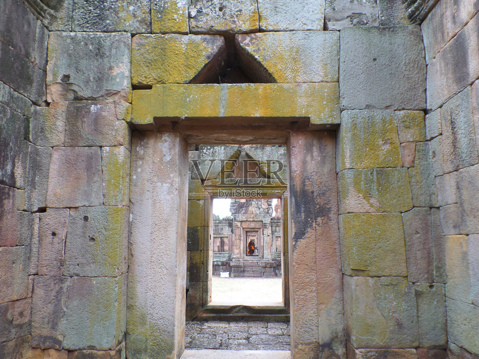 中世纪的石门在Prasat Muang Tam寺庙建筑群,泰国照片摄影图片