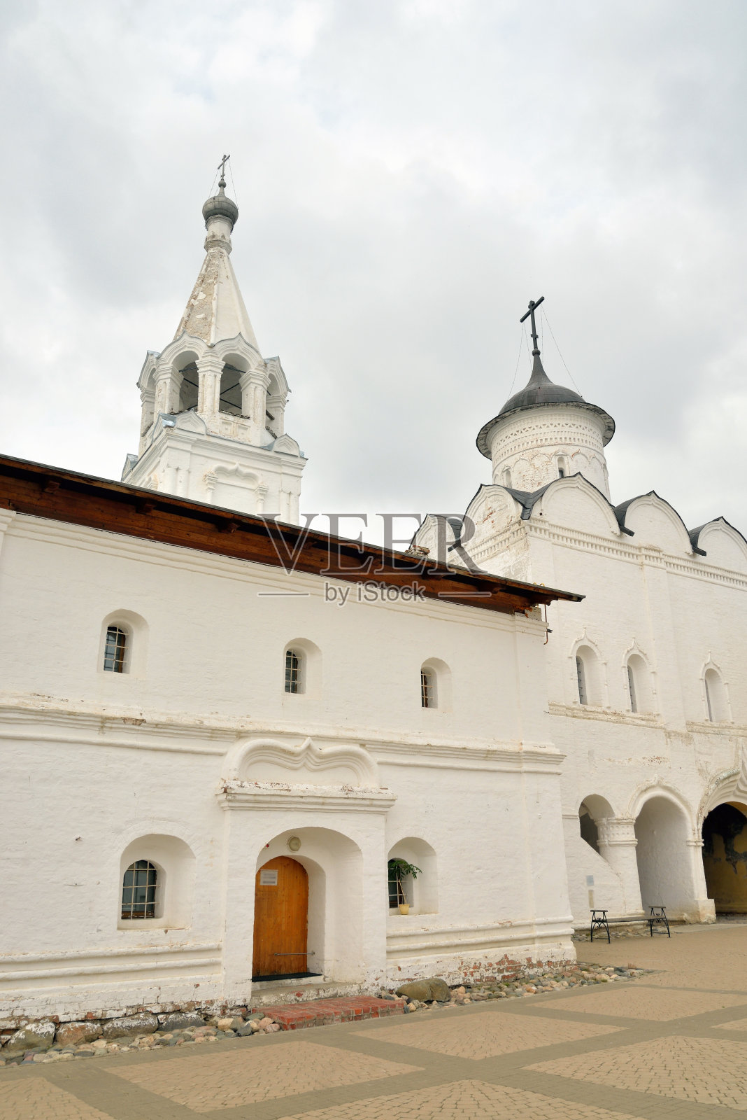 耶稣升天教堂和钟楼。照片摄影图片