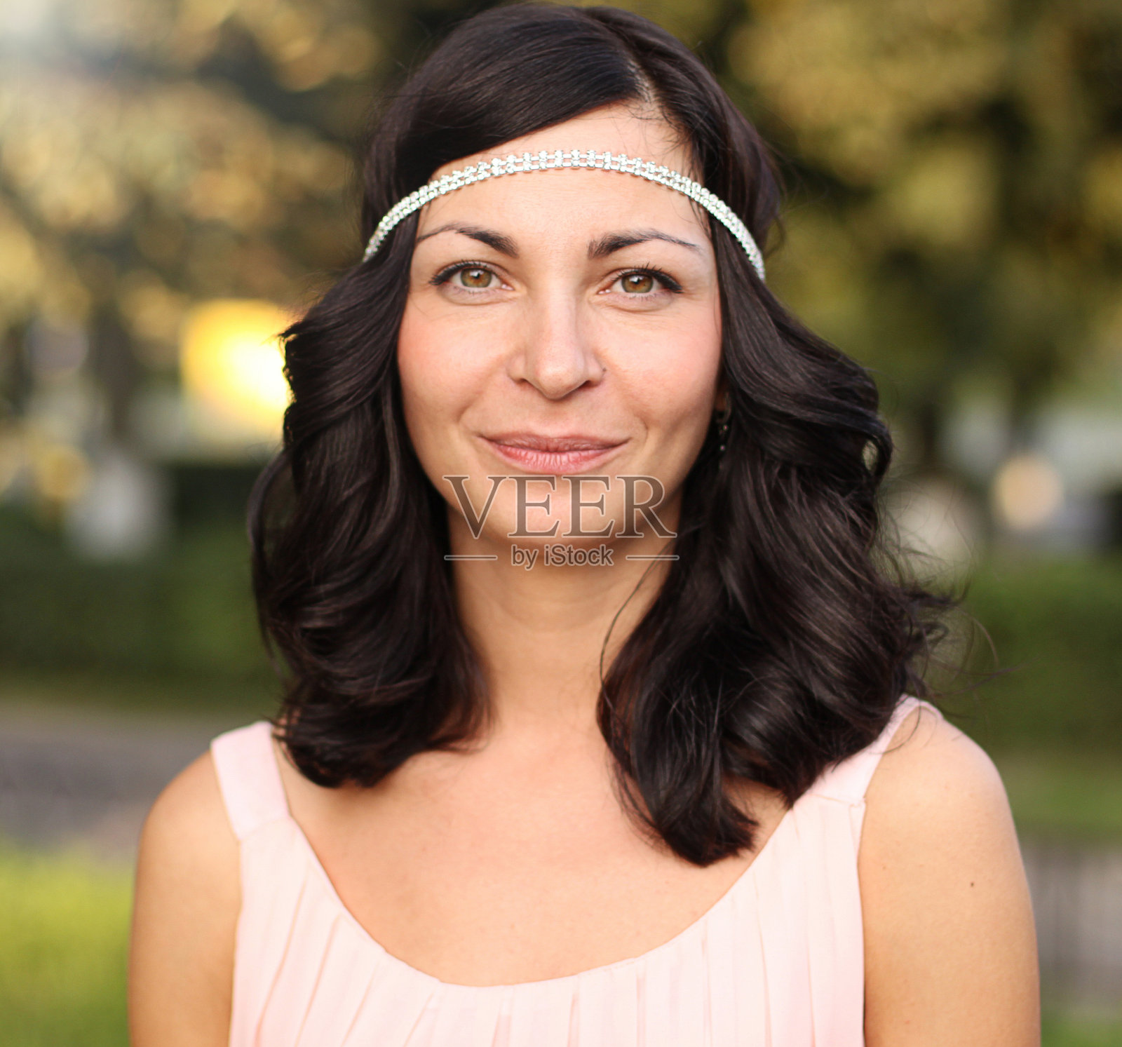 年轻美丽的女人的特写肖像照片摄影图片