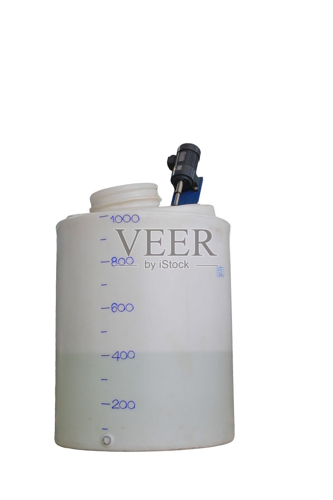 塑料罐与混合器隔离在白色背景。照片摄影图片