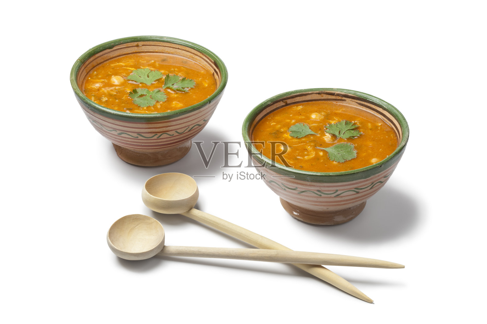 传统碗里的摩洛哥哈里拉汤照片摄影图片