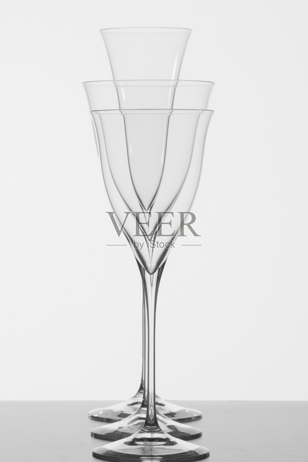 不同尺寸的水晶玻璃照片摄影图片