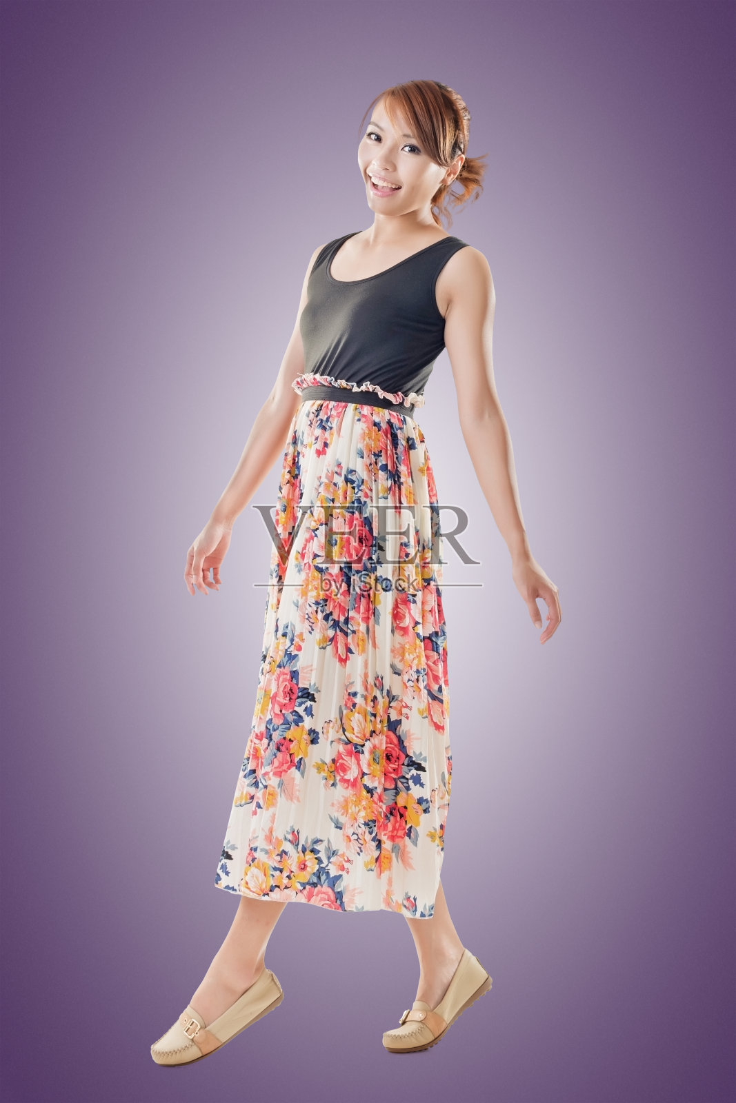 迷人的亚洲女人与长裙照片摄影图片