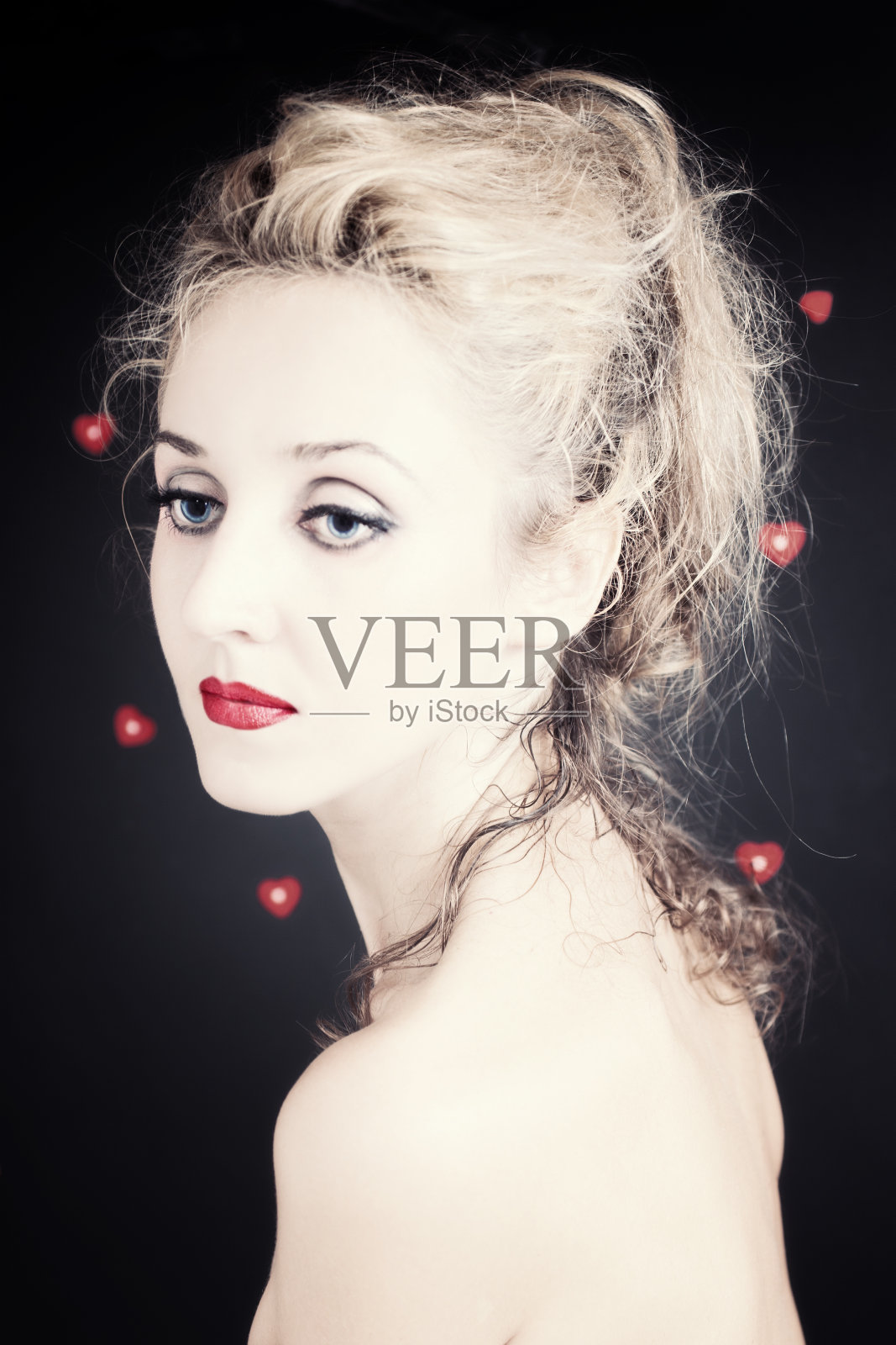 一个年轻漂亮的女人的肖像照片摄影图片