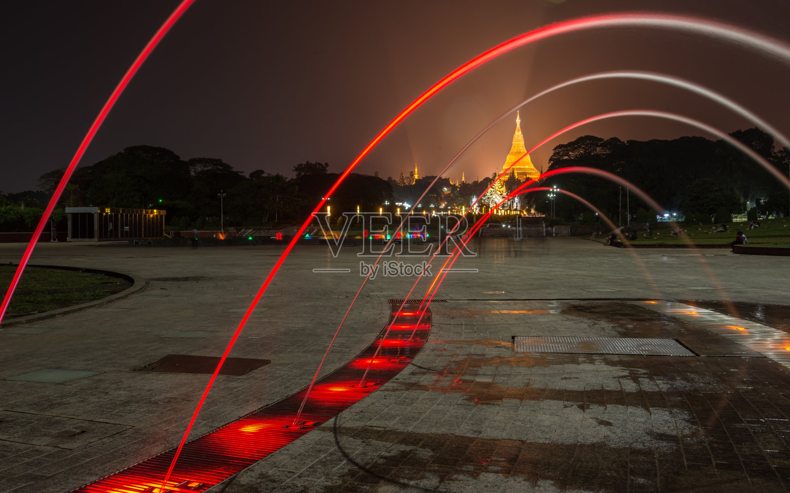 大金塔是缅甸仰光的著名地标。照片摄影图片